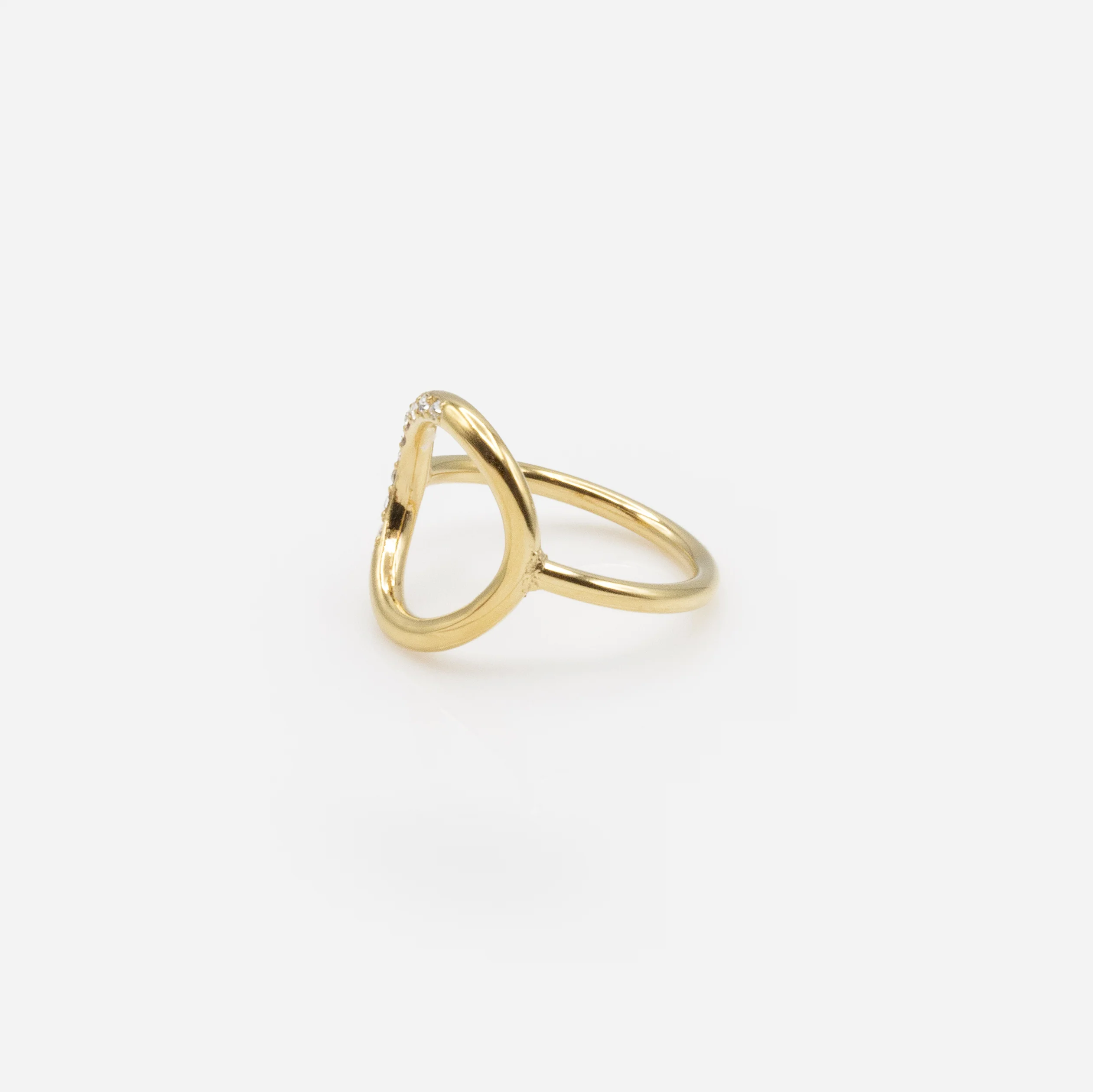 Bague dorée cercle vide avec zircons cubiques en acier inoxydable - Image 2