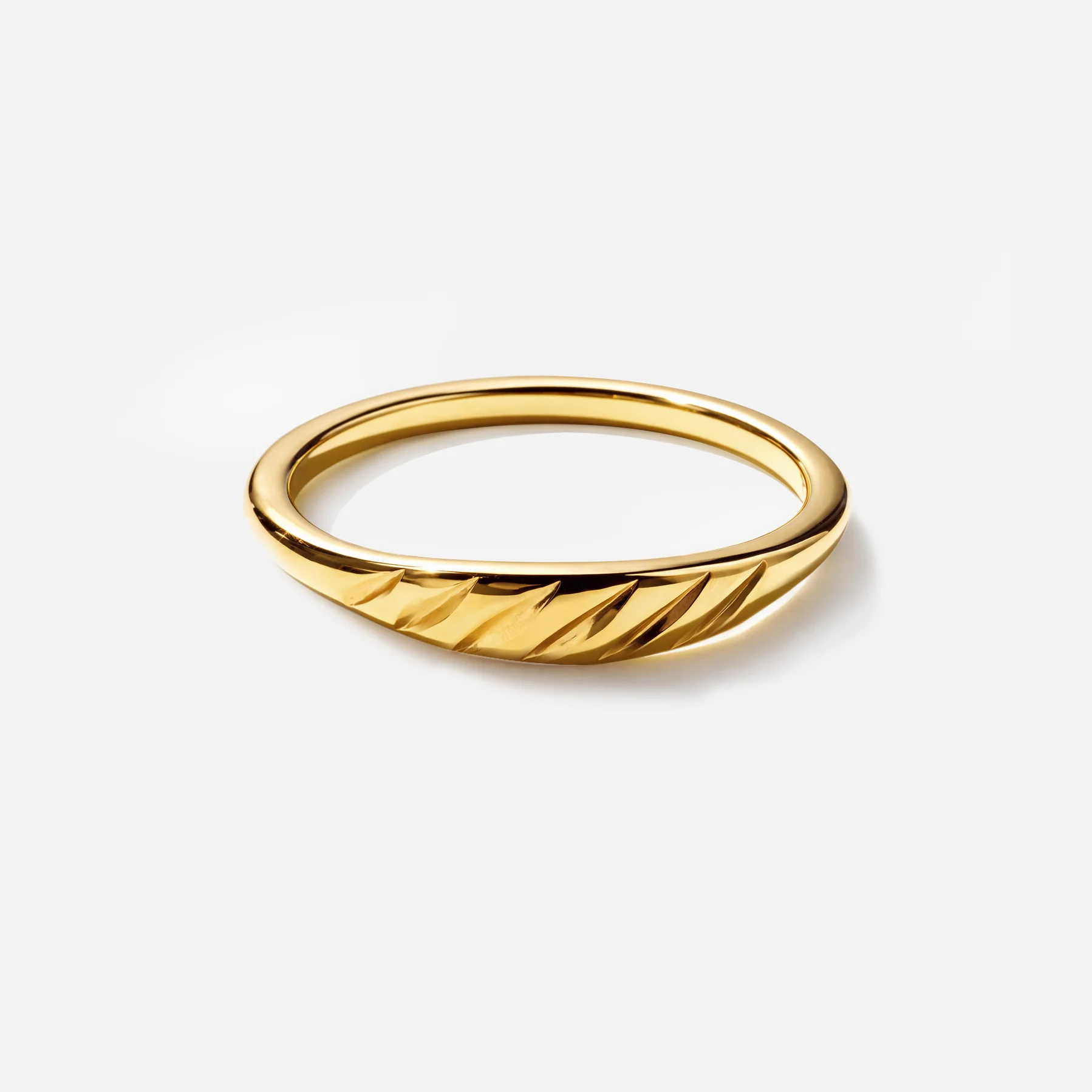 Bague dorée à rainures en acier inoxydable