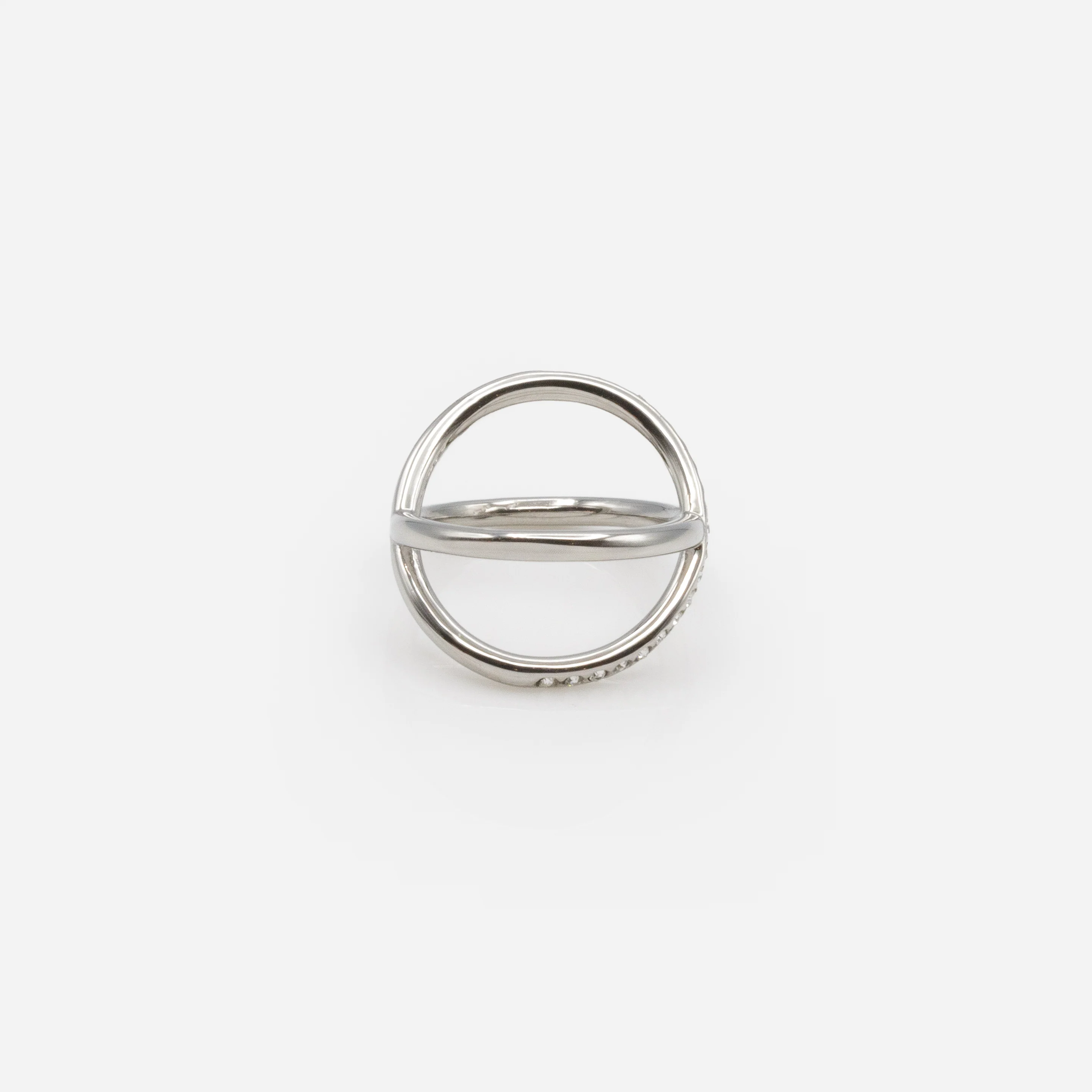 Bague argentée en "X" avec zircons cubiques en acier inoxydable - Image 3