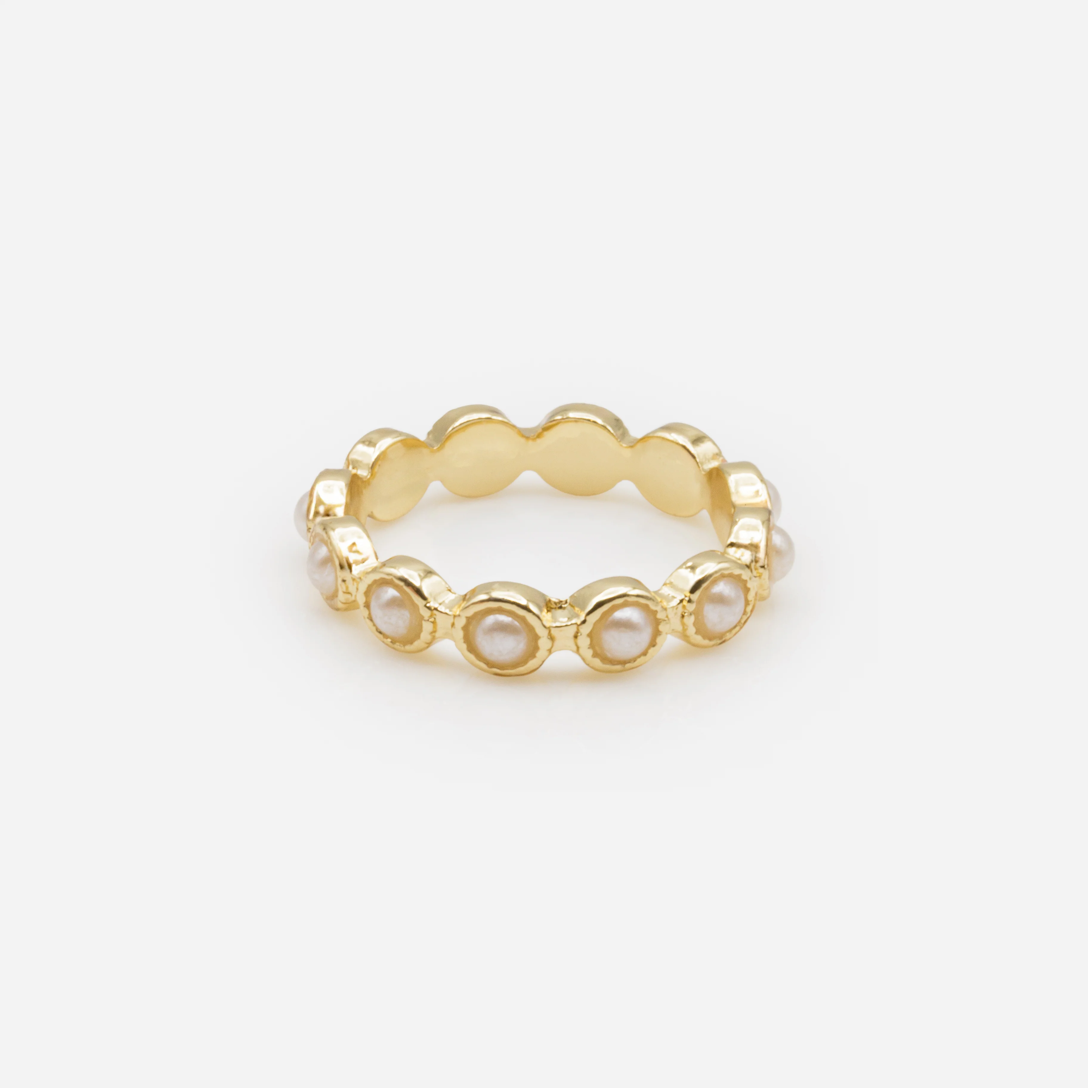Bague petites perles dans leur nid doré