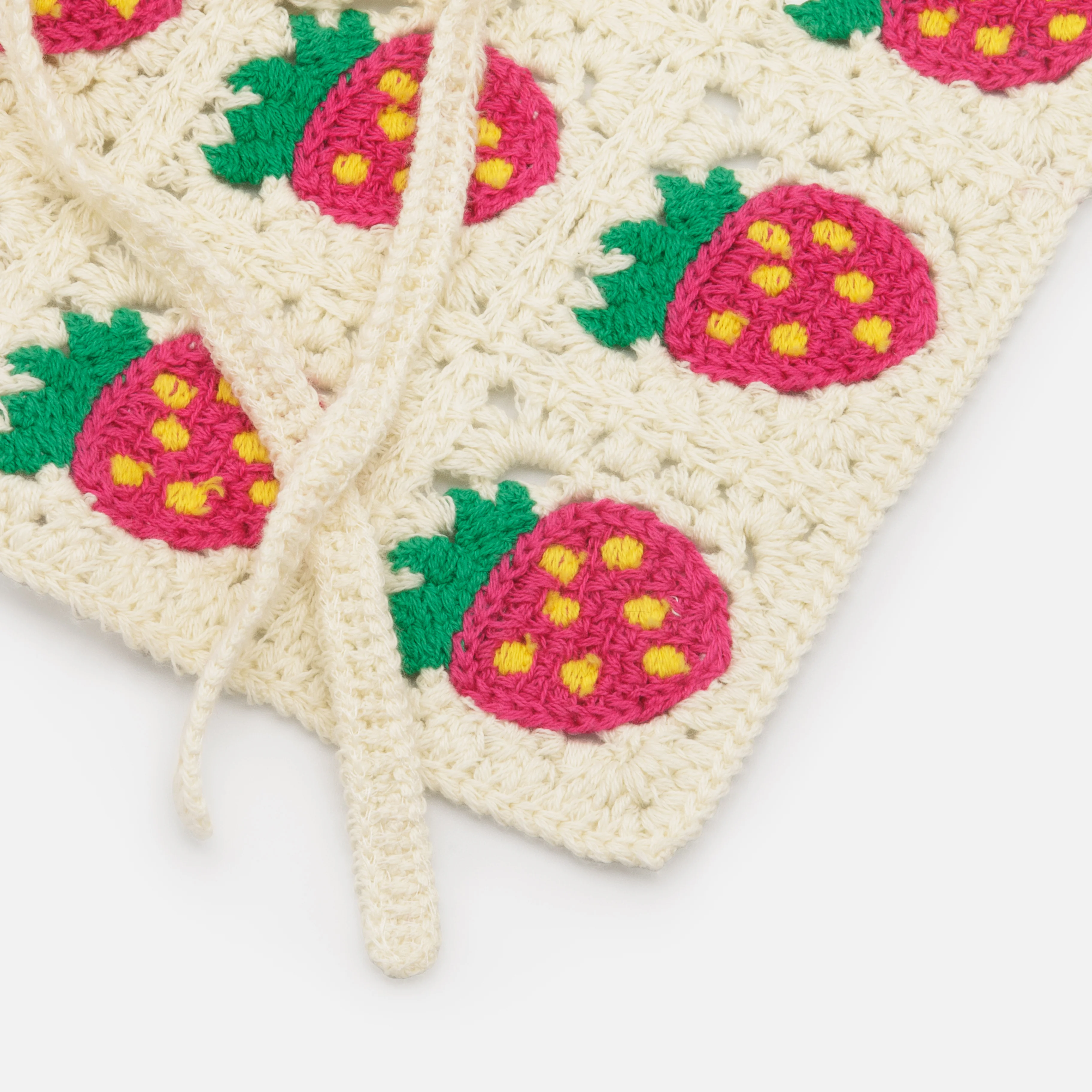 Bandana au crochet avec fraises roses - Image 2