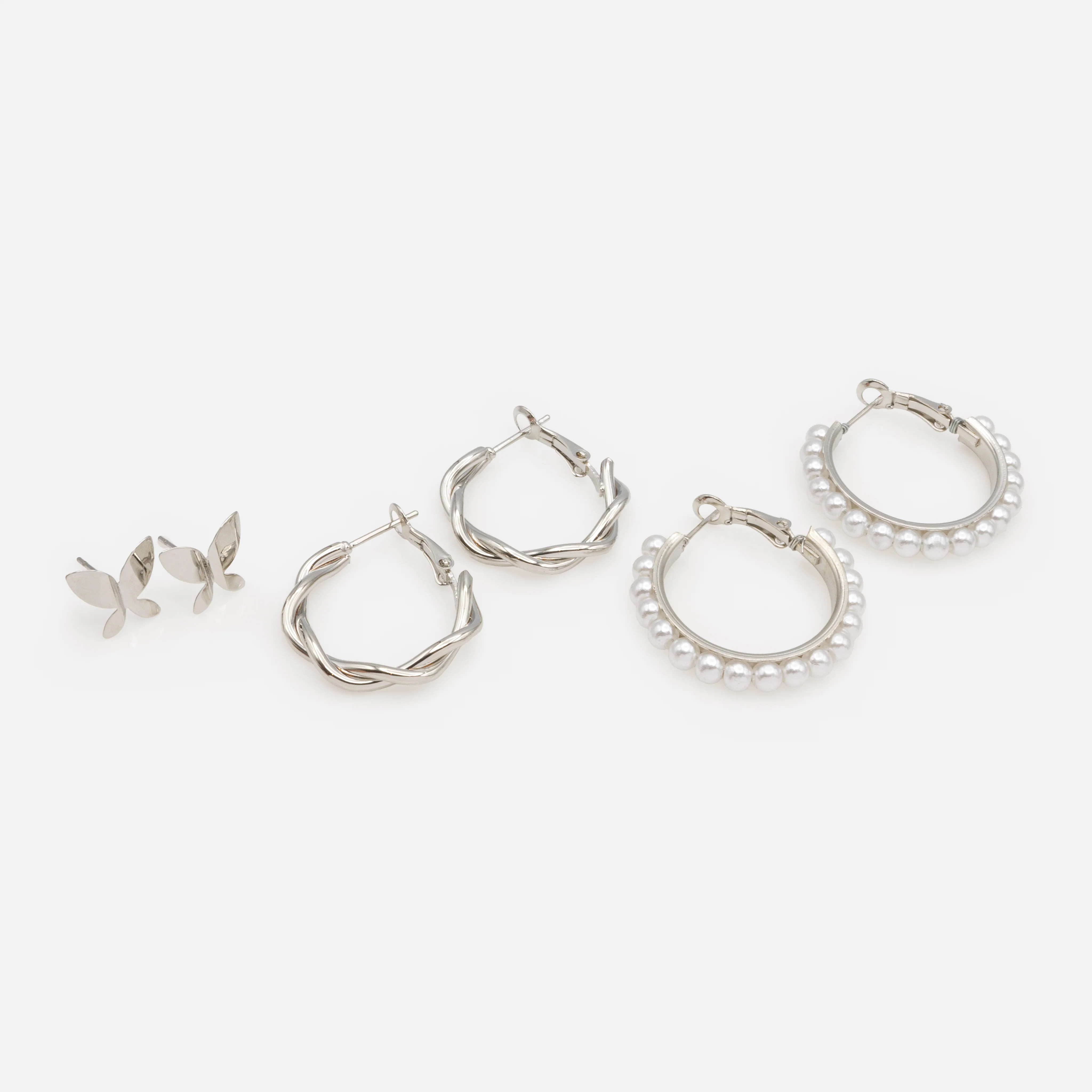 Trio de boucles d'oreilles papillons et anneaux argentés - Image 2