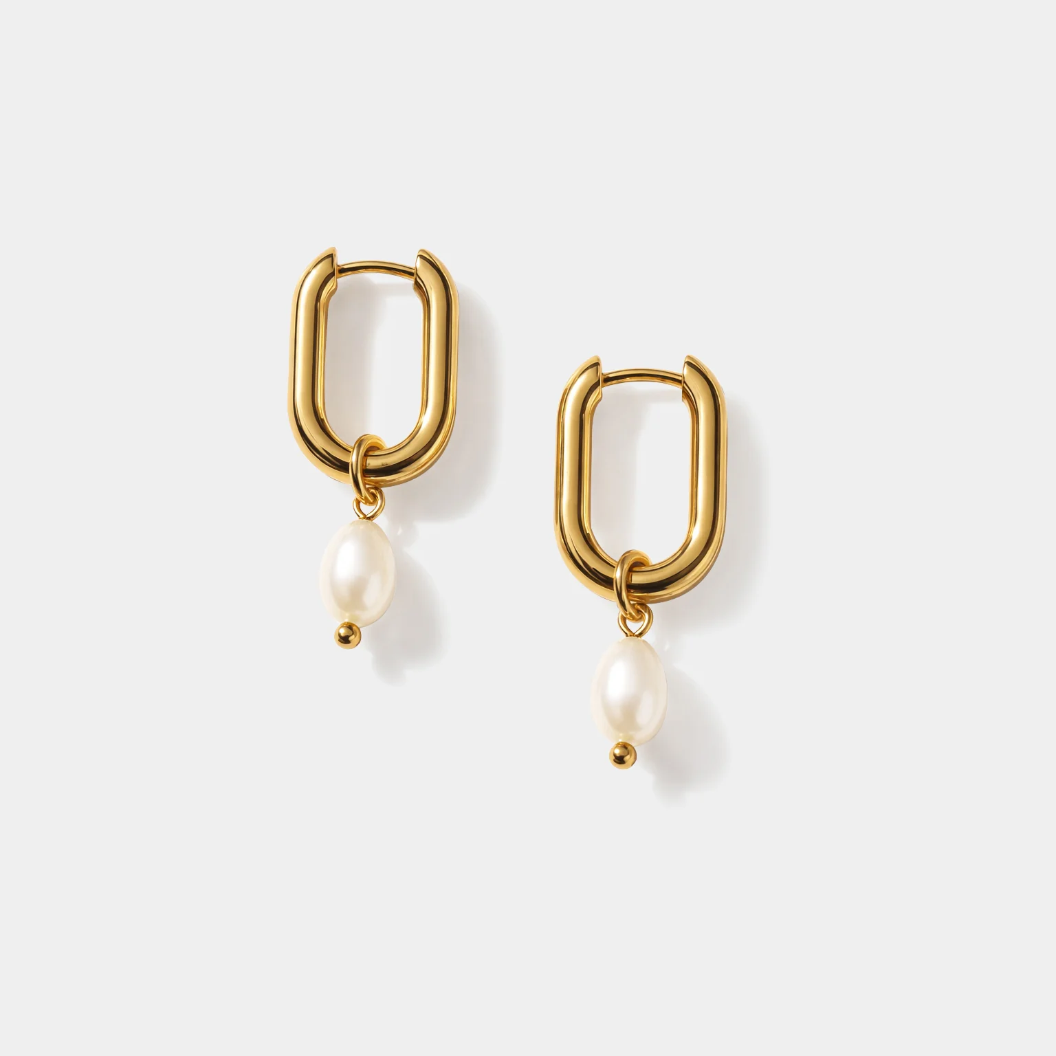 Boucles d'oreilles anneaux dorés en acier inoxydable breloque perle