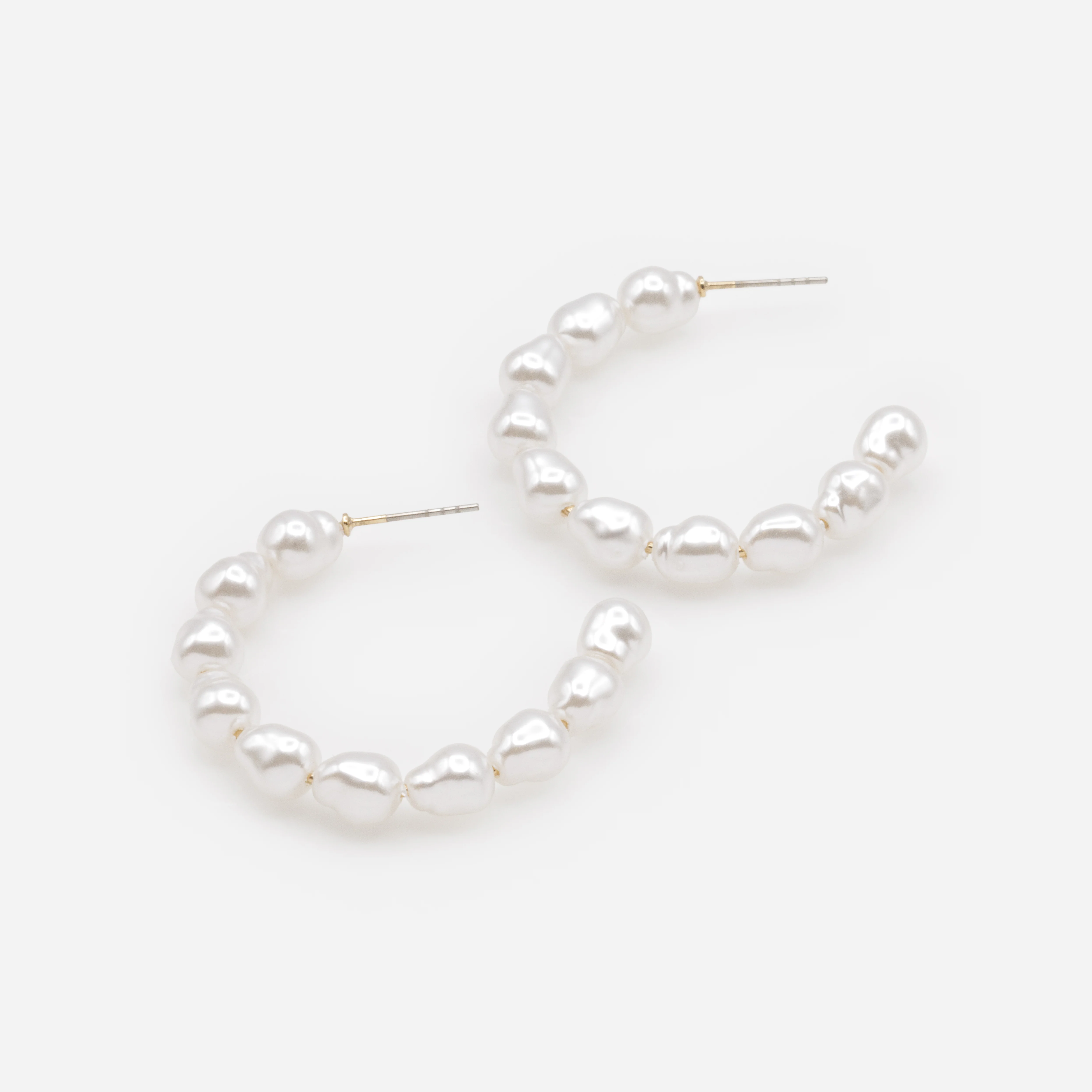 Boucles d'oreilles anneaux dorés ouverts en perles - Image 2