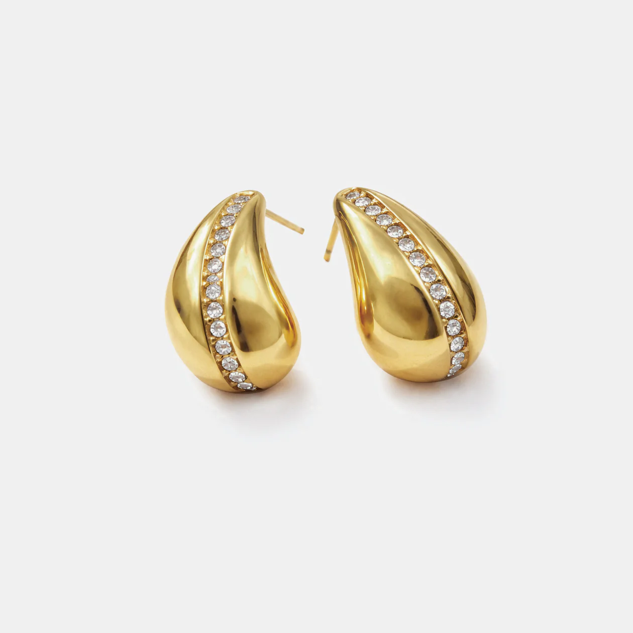 Boucles d'oreilles dorées en acier inoxydable avec rang de zircons cubiques