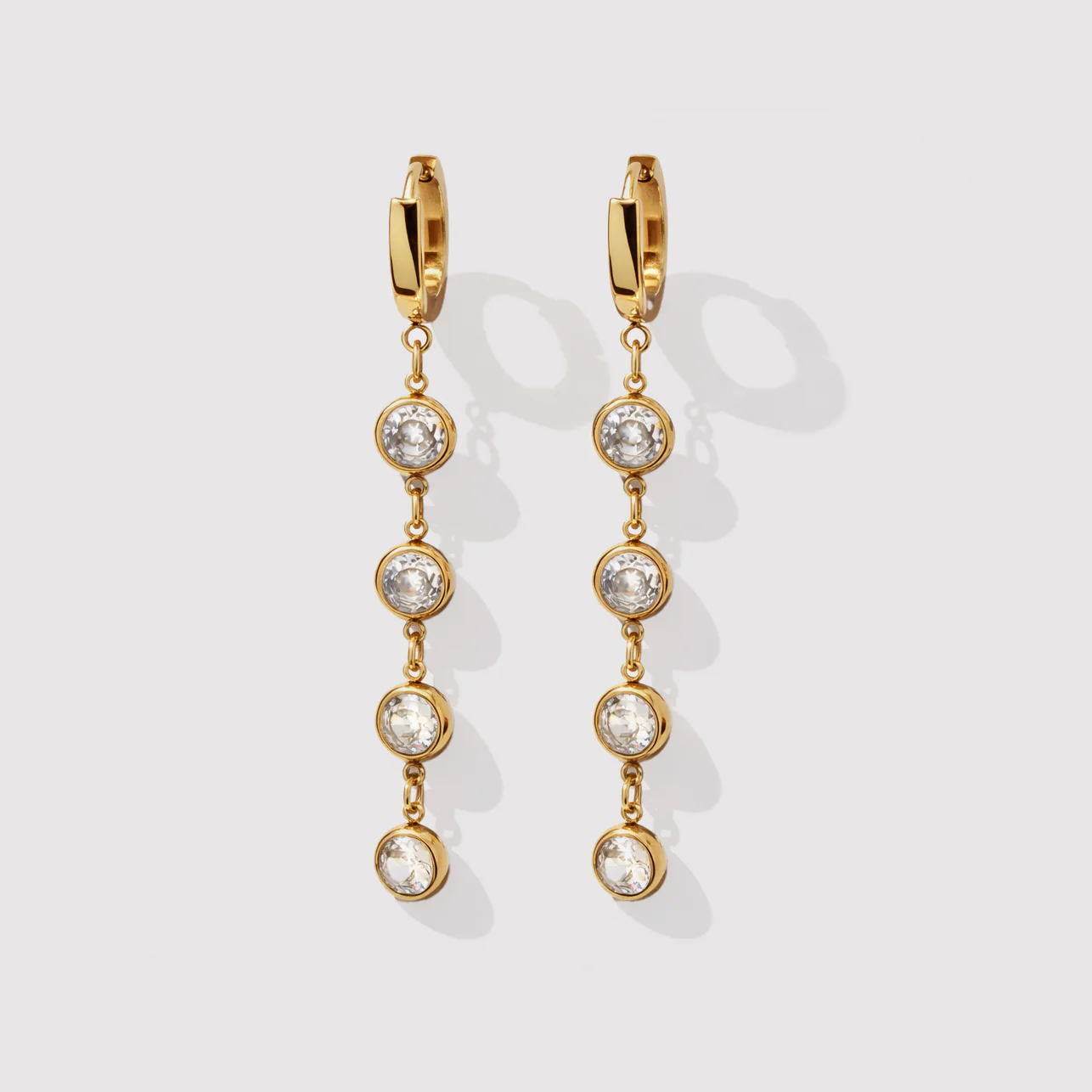 Boucles d'oreilles dorées en acier inoxydable suspension de zircons cubiques - Image 2