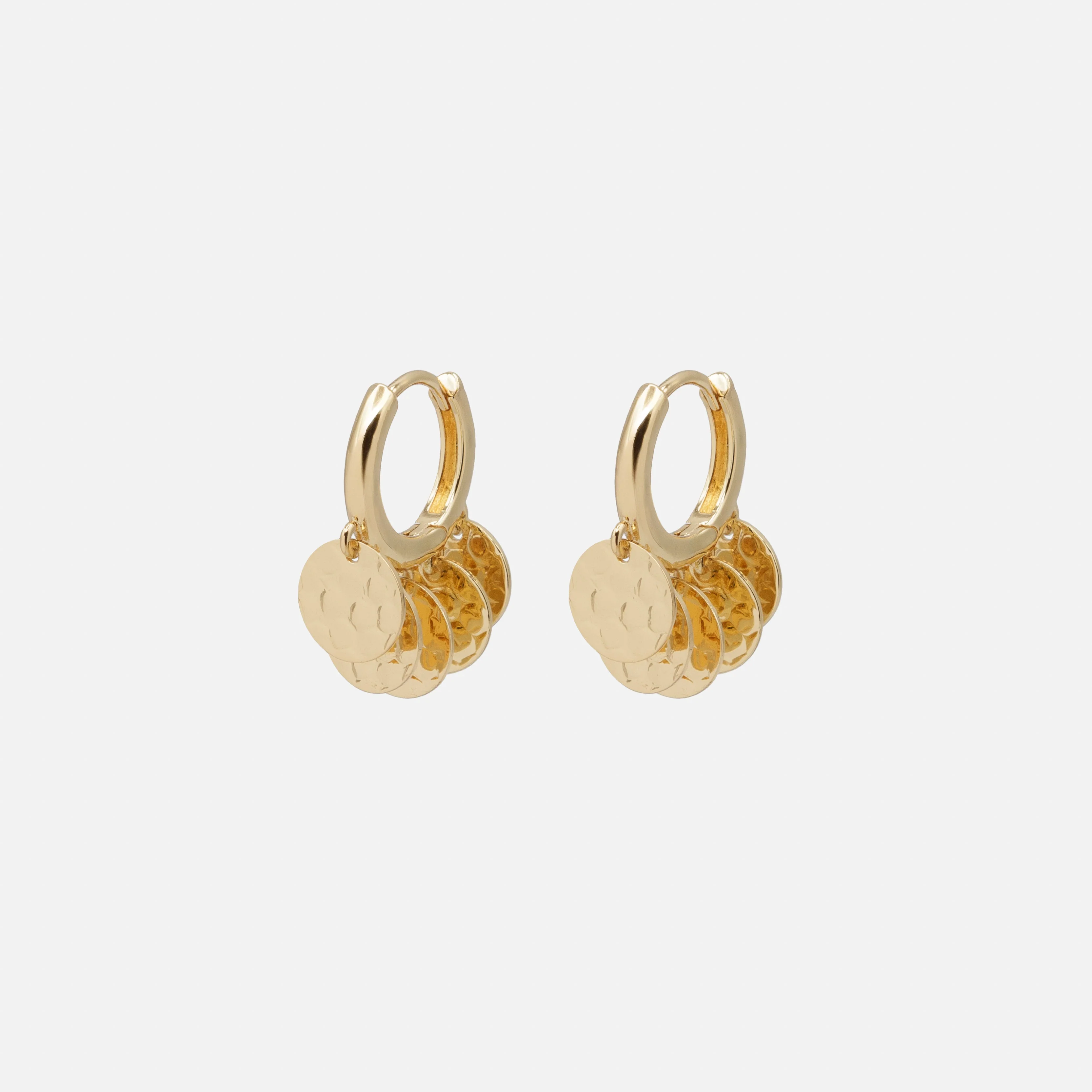 Boucles d'oreilles huggies dorées breloques texturées