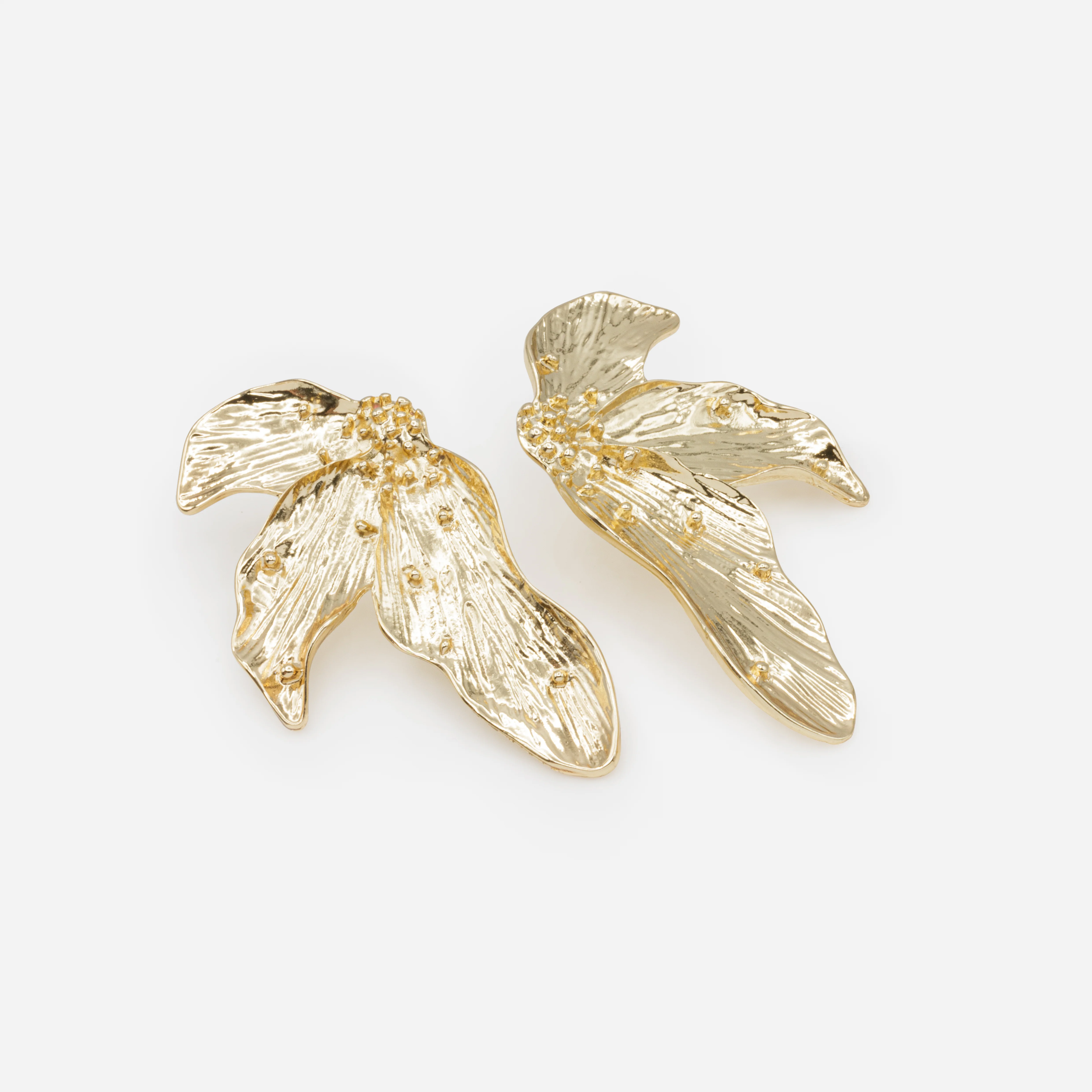Boucles d'oreilles dorées fleurs jumelles - Image 2