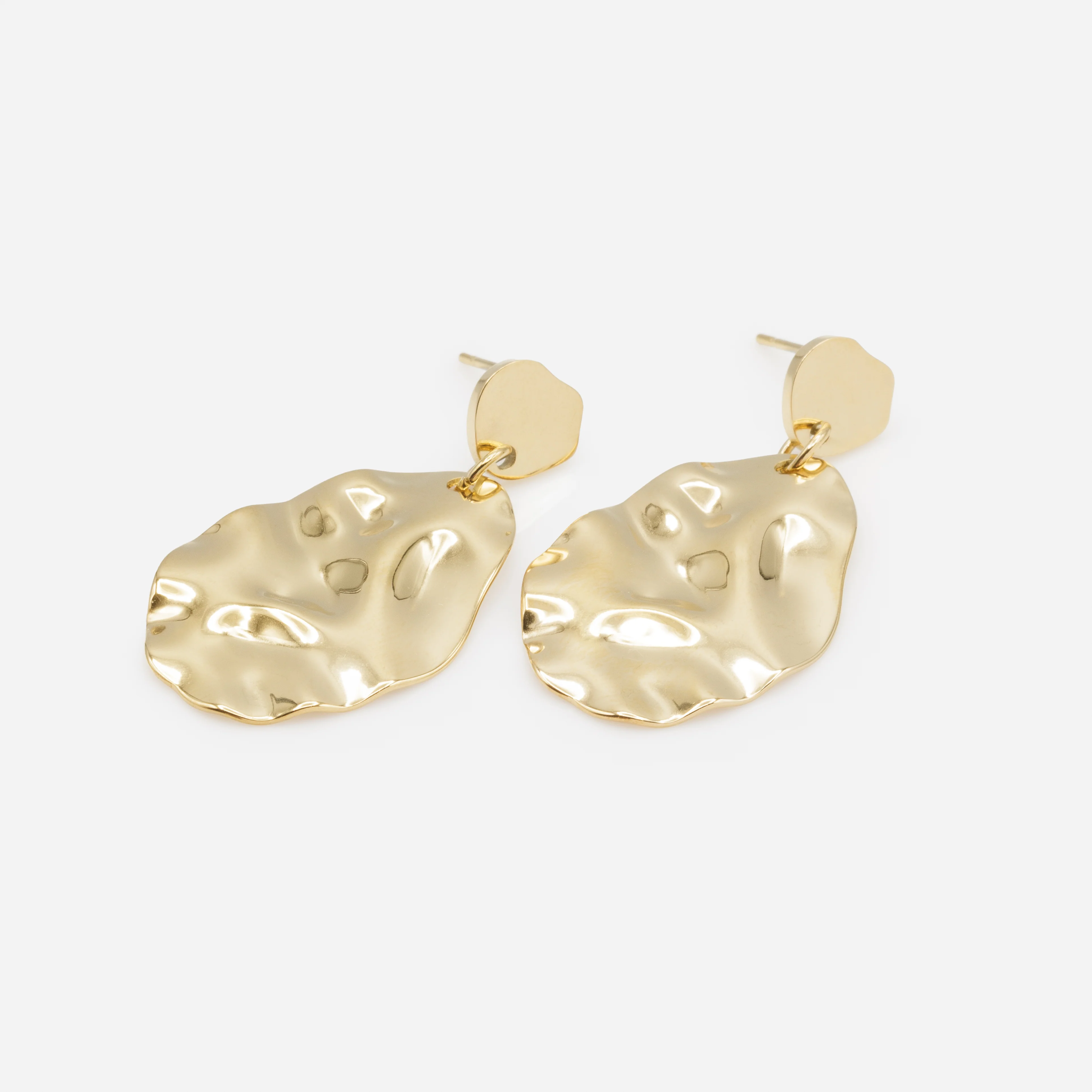 Boucles d'oreilles dorées plaques ovales froissées en acier inoxydable - Image 2