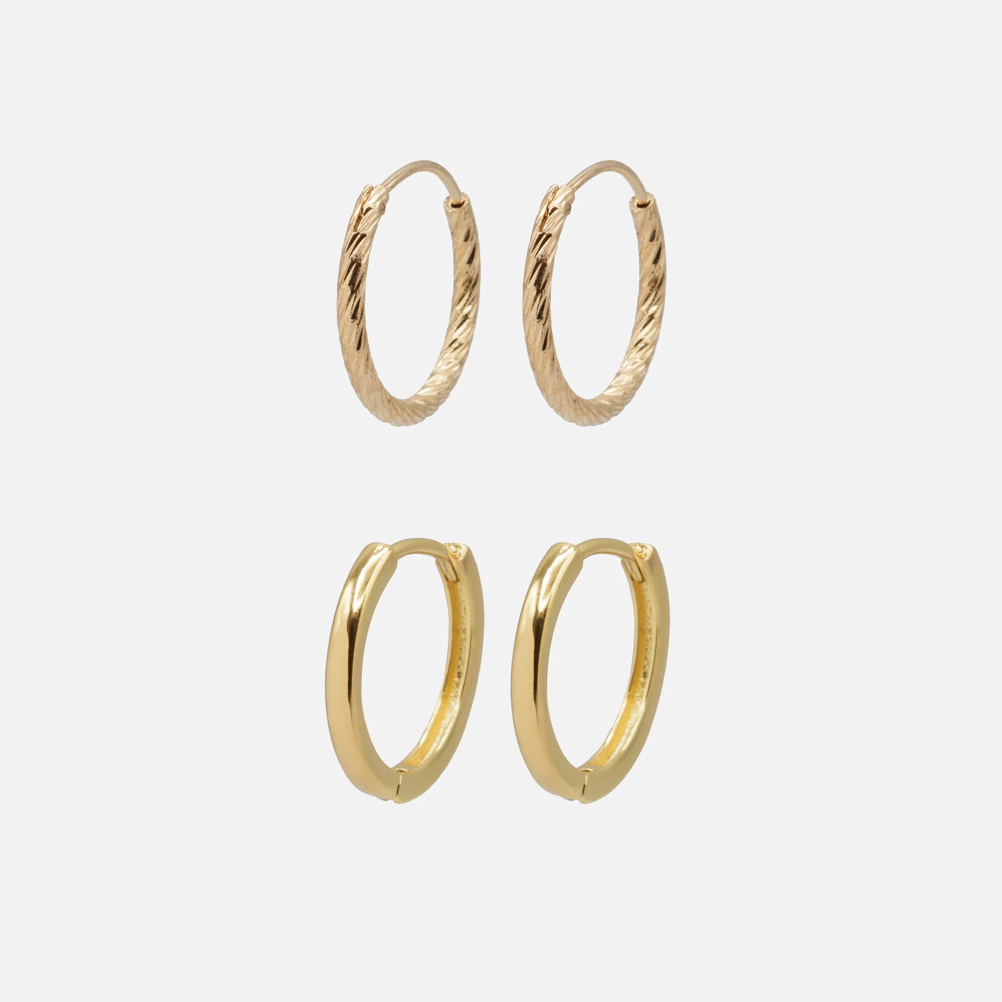 Duo de boucles d'oreilles anneaux dorés