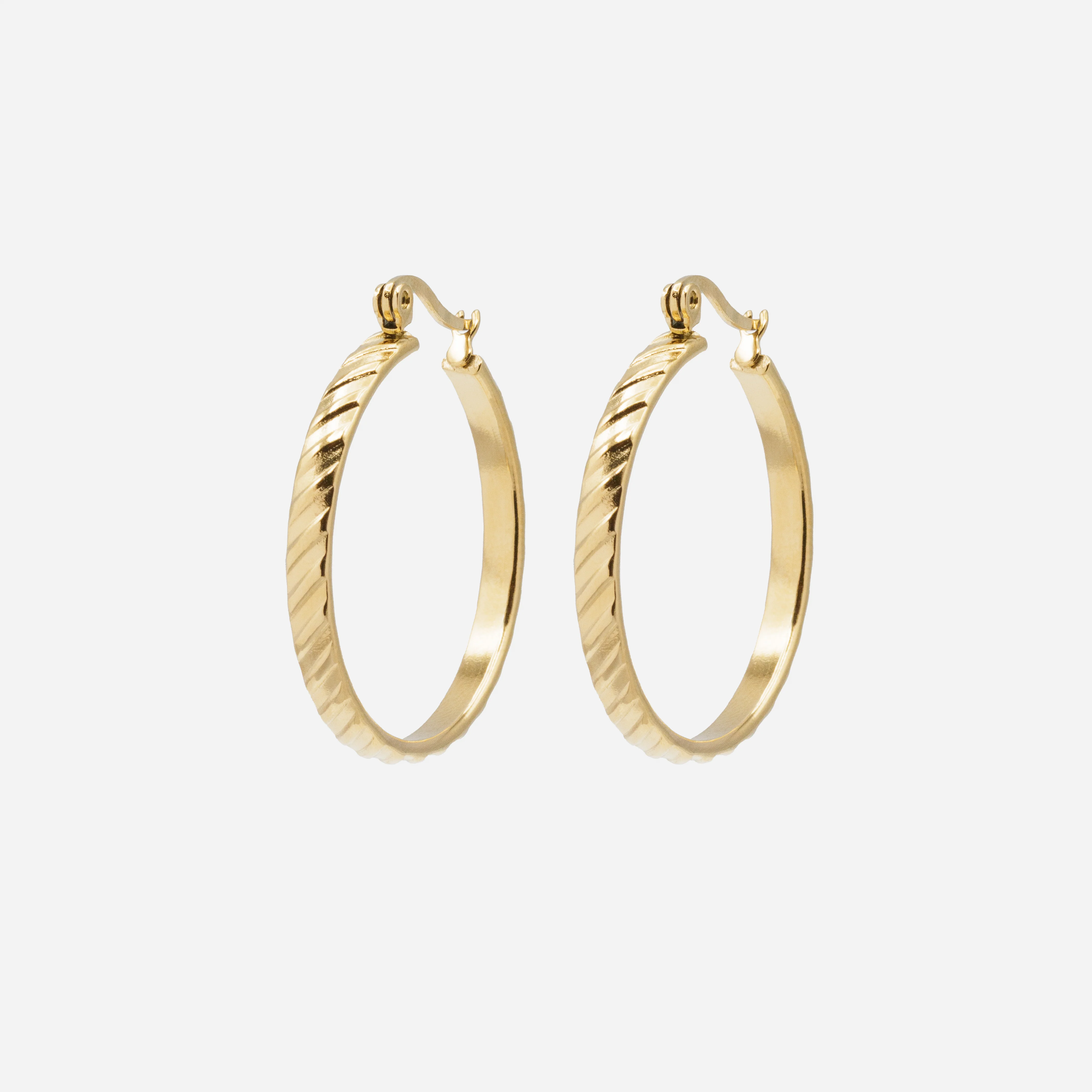 Boucles d'oreilles anneaux dorés à bandes obliques en acier inoxydable