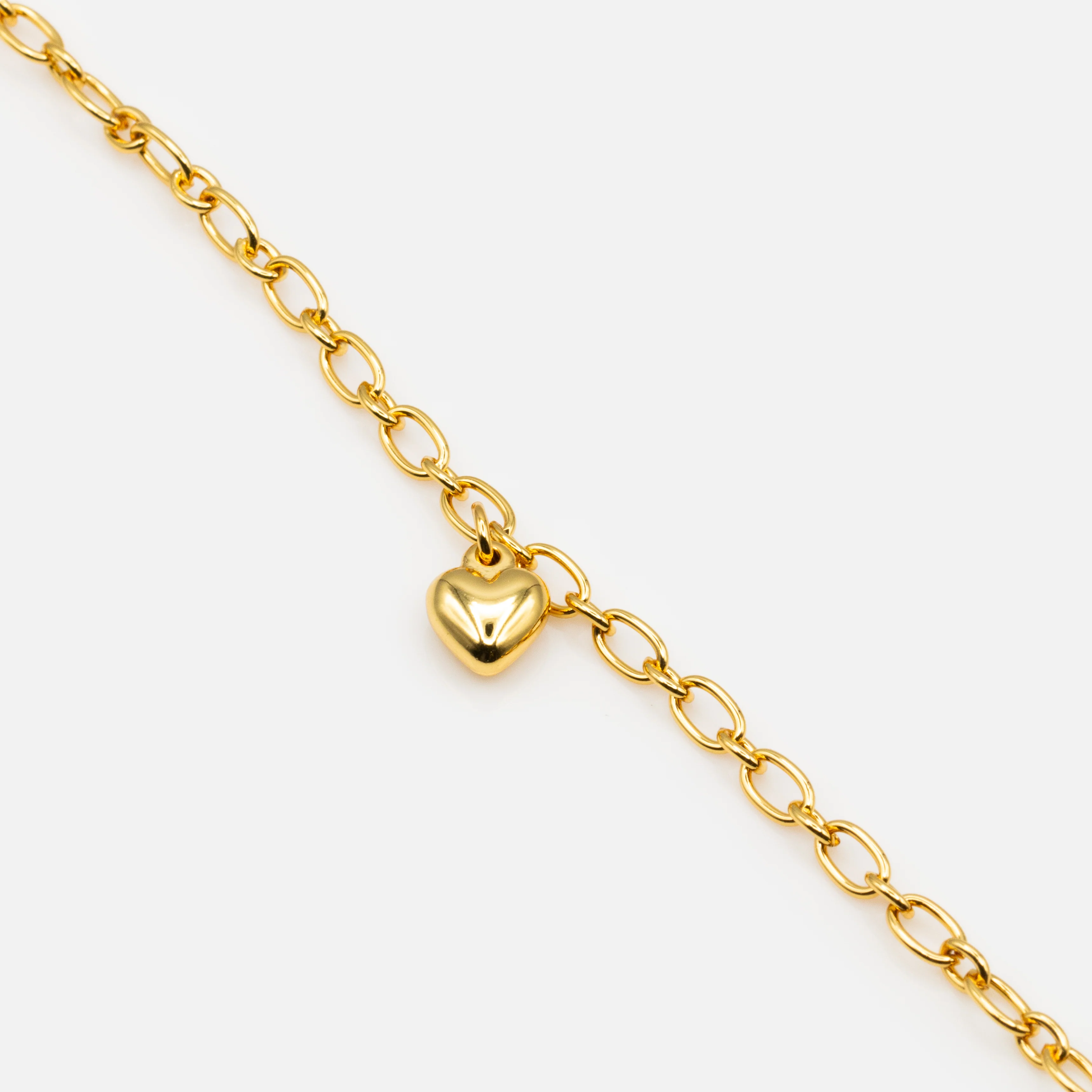 Bracelet chaîne dorée avec breloque petit coeur en acier inoxydable - Image 2
