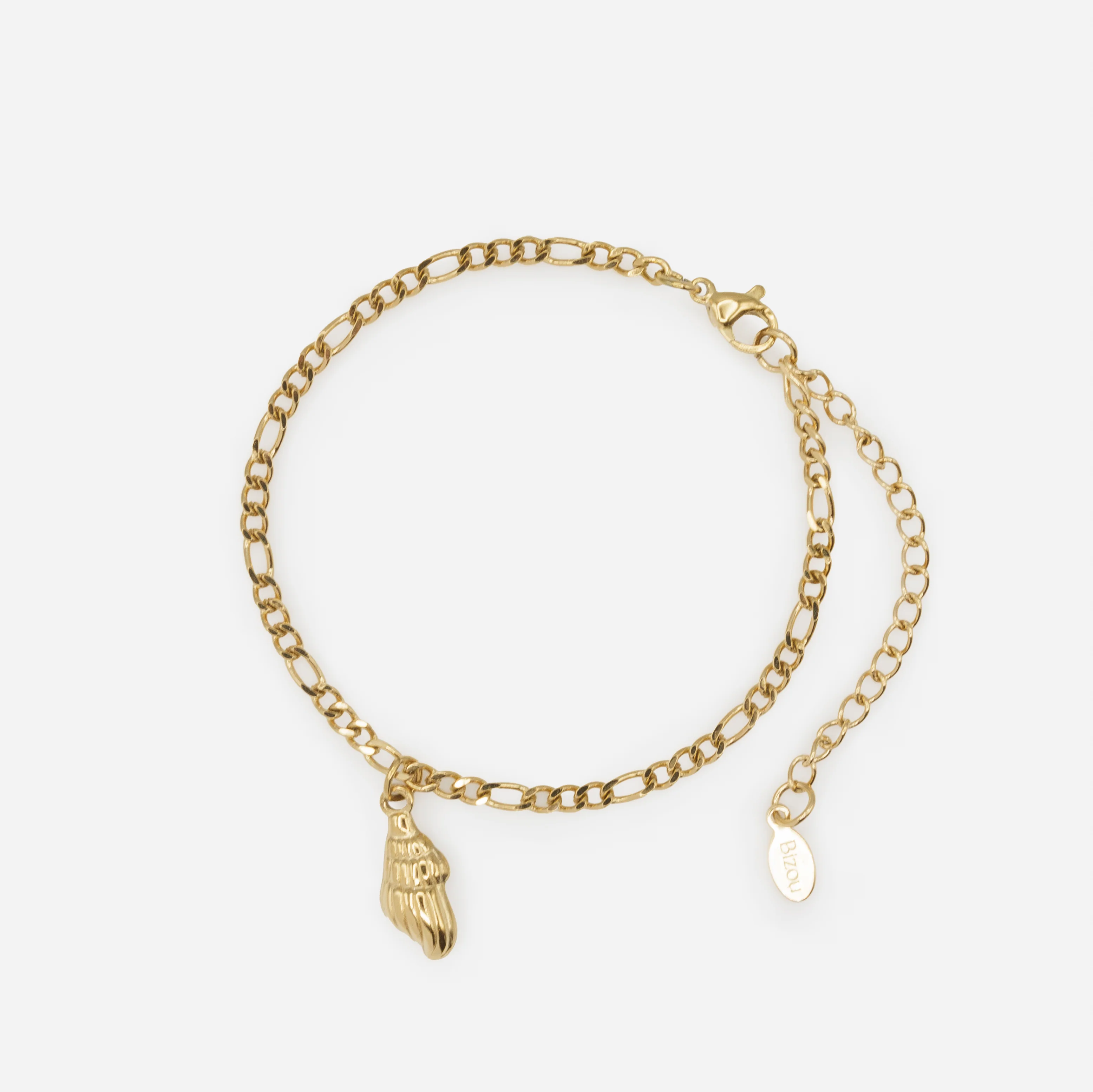 Bracelet doré à mailles figaro avec breloque coquillage en acier inoxydable