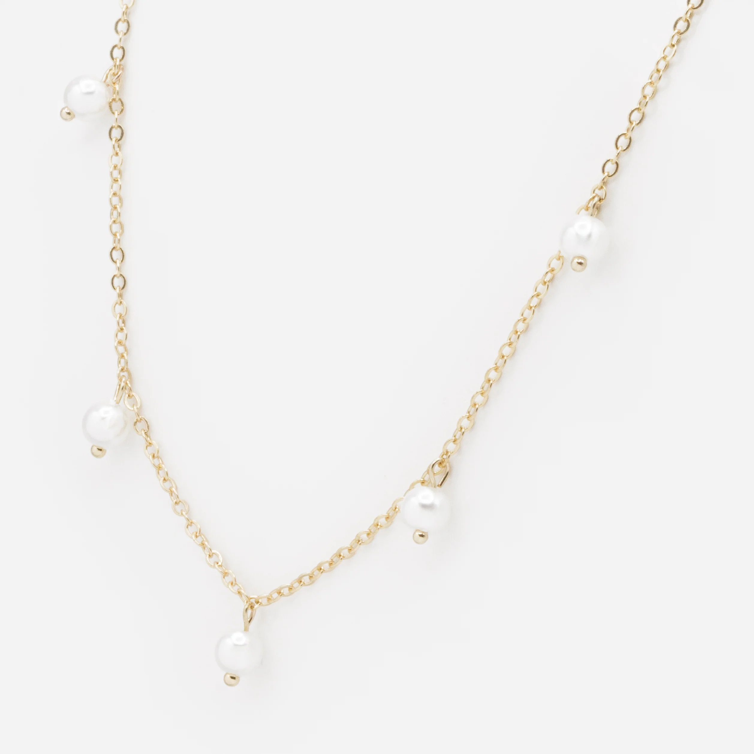 Collier doré avec breloques perles - Image 2