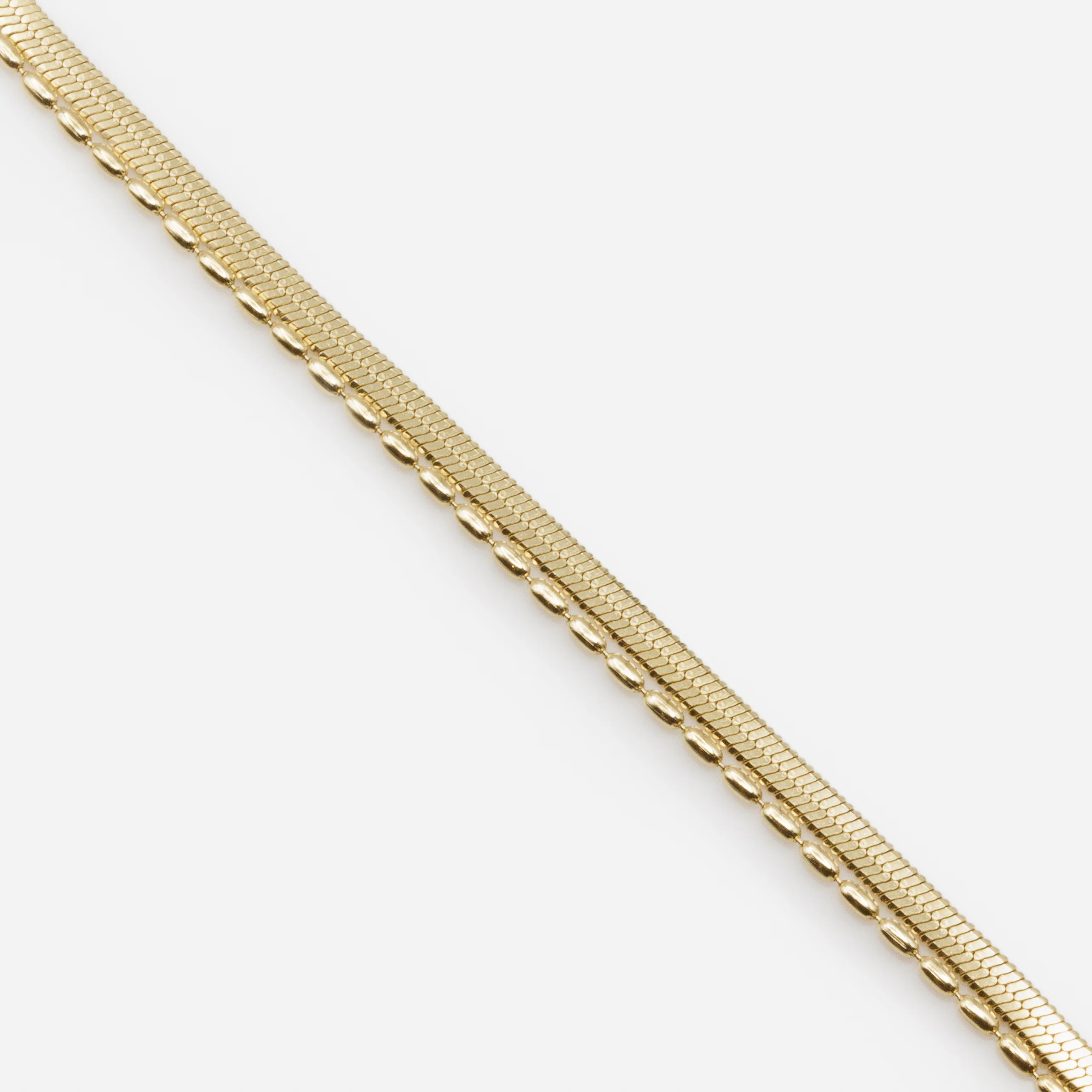 Bracelet doré double chaîne à mailles plates et billes allongées en acier inoxydable - Image 2