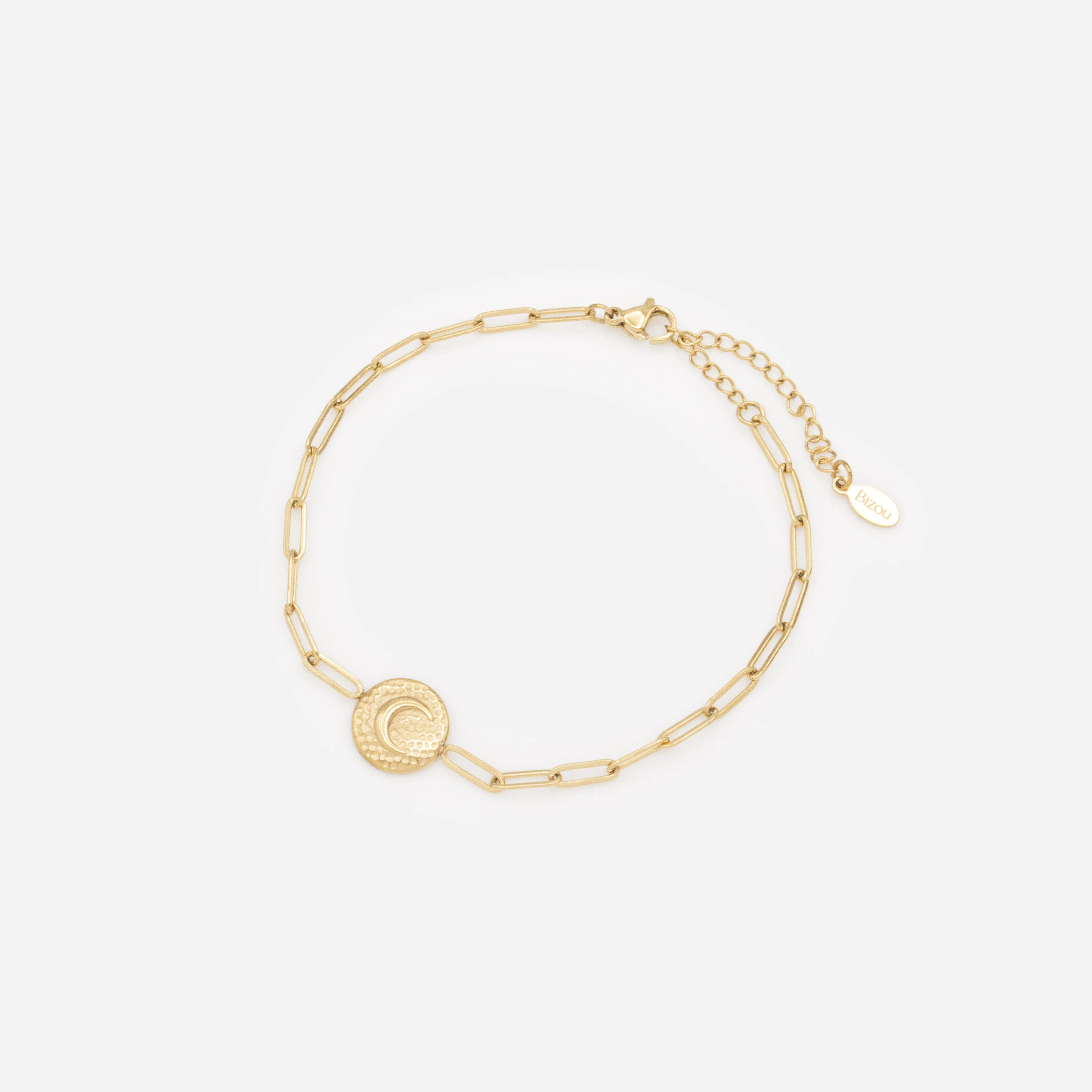 Bracelet doré à mailles trombone avec breloque texturée croissant de lune en acier inoxydable