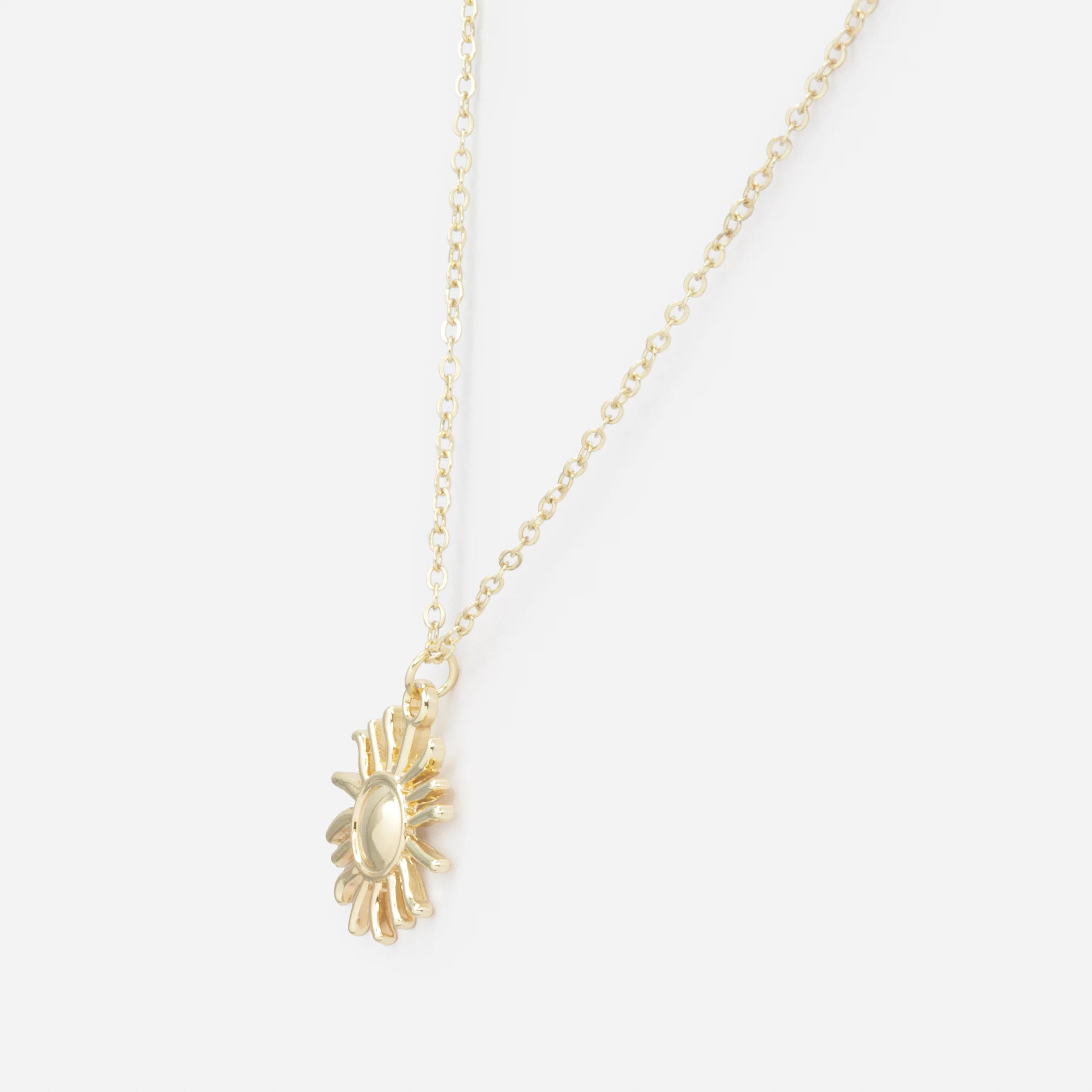 Collier doré avec breloque soleil brûlant - Image 2