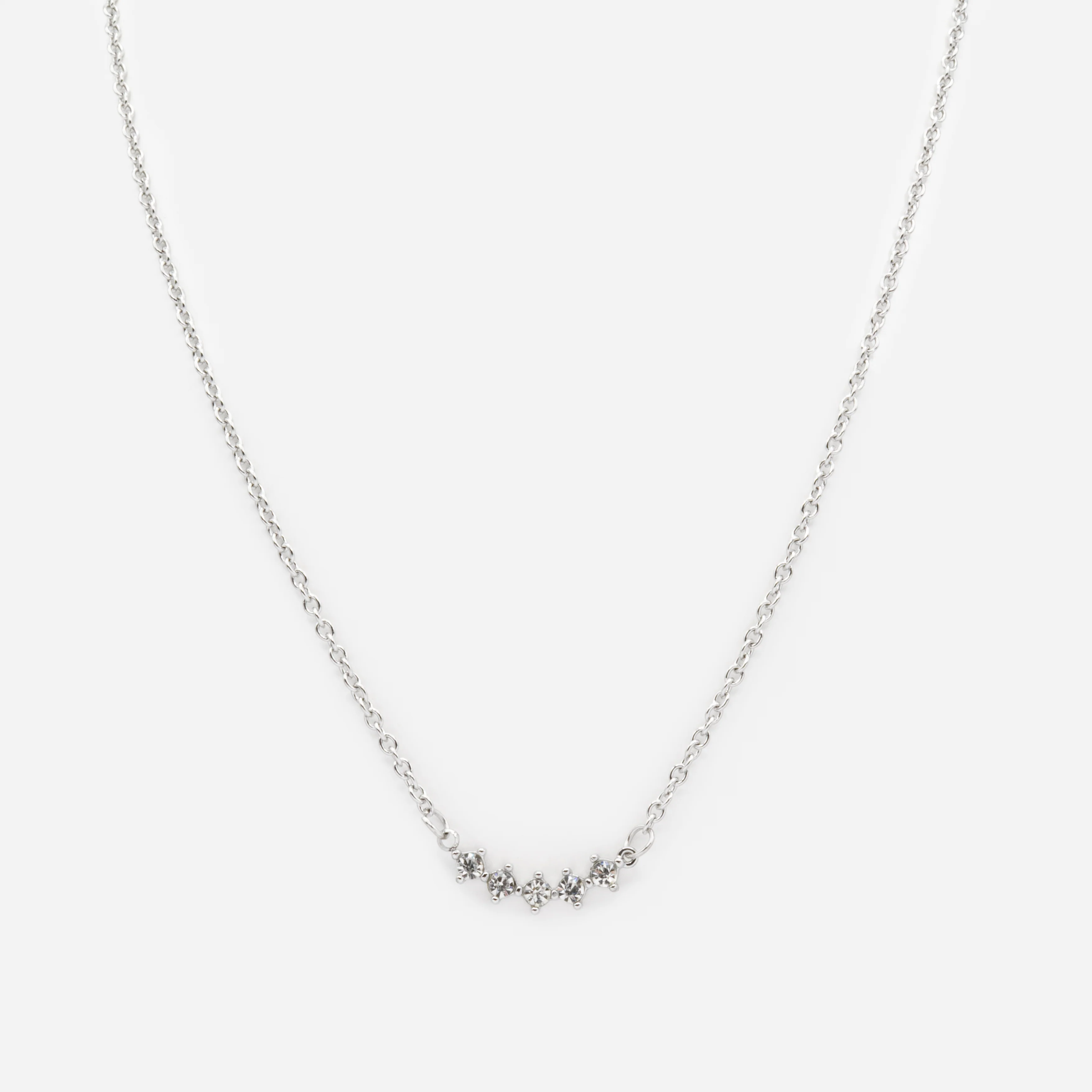 Collier argenté avec ses cinq zircons cubiques en acier inoxydable