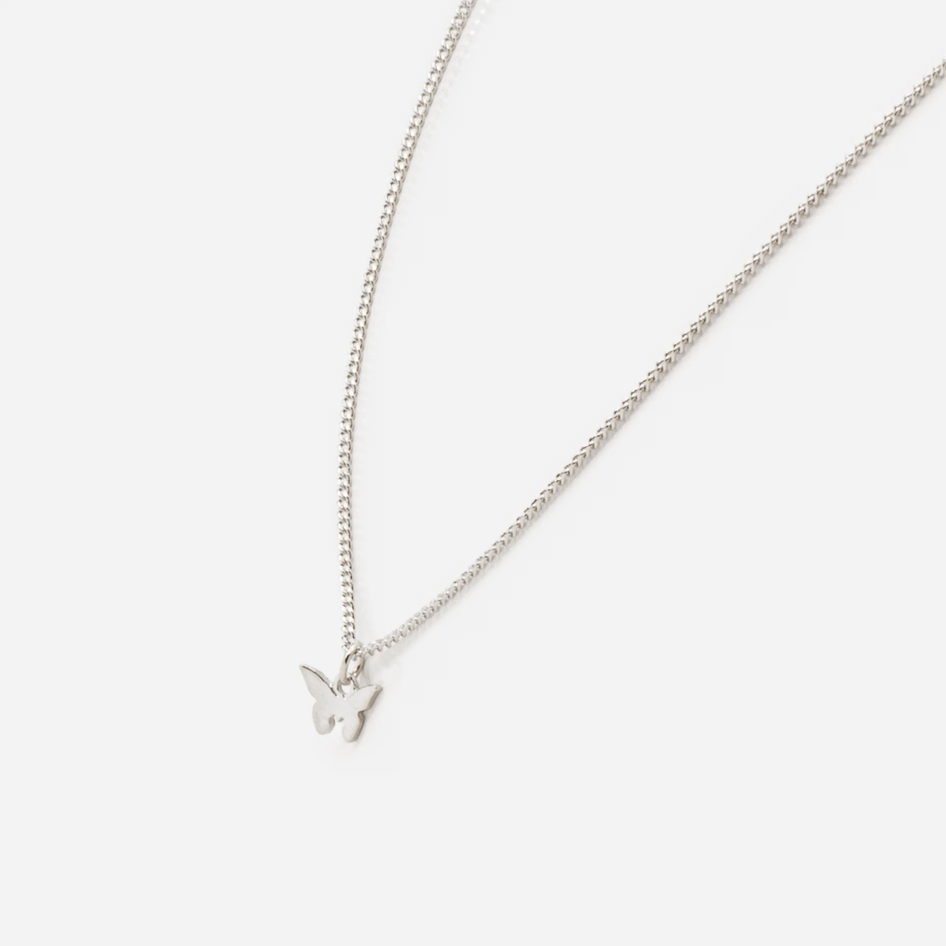 Collier argenté breloque petit papillon - Image 2