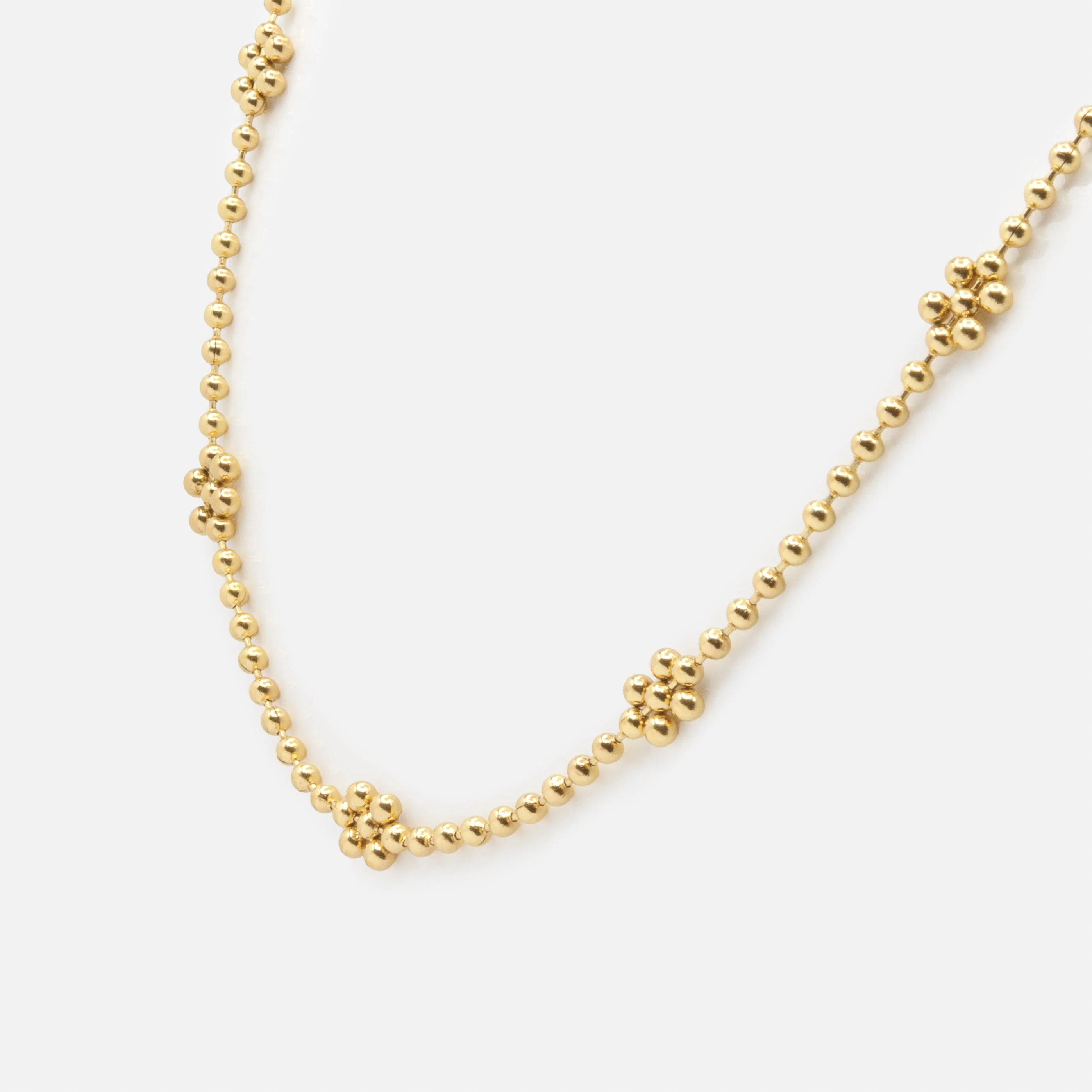 Collier doré petites fleurs - Image 2
