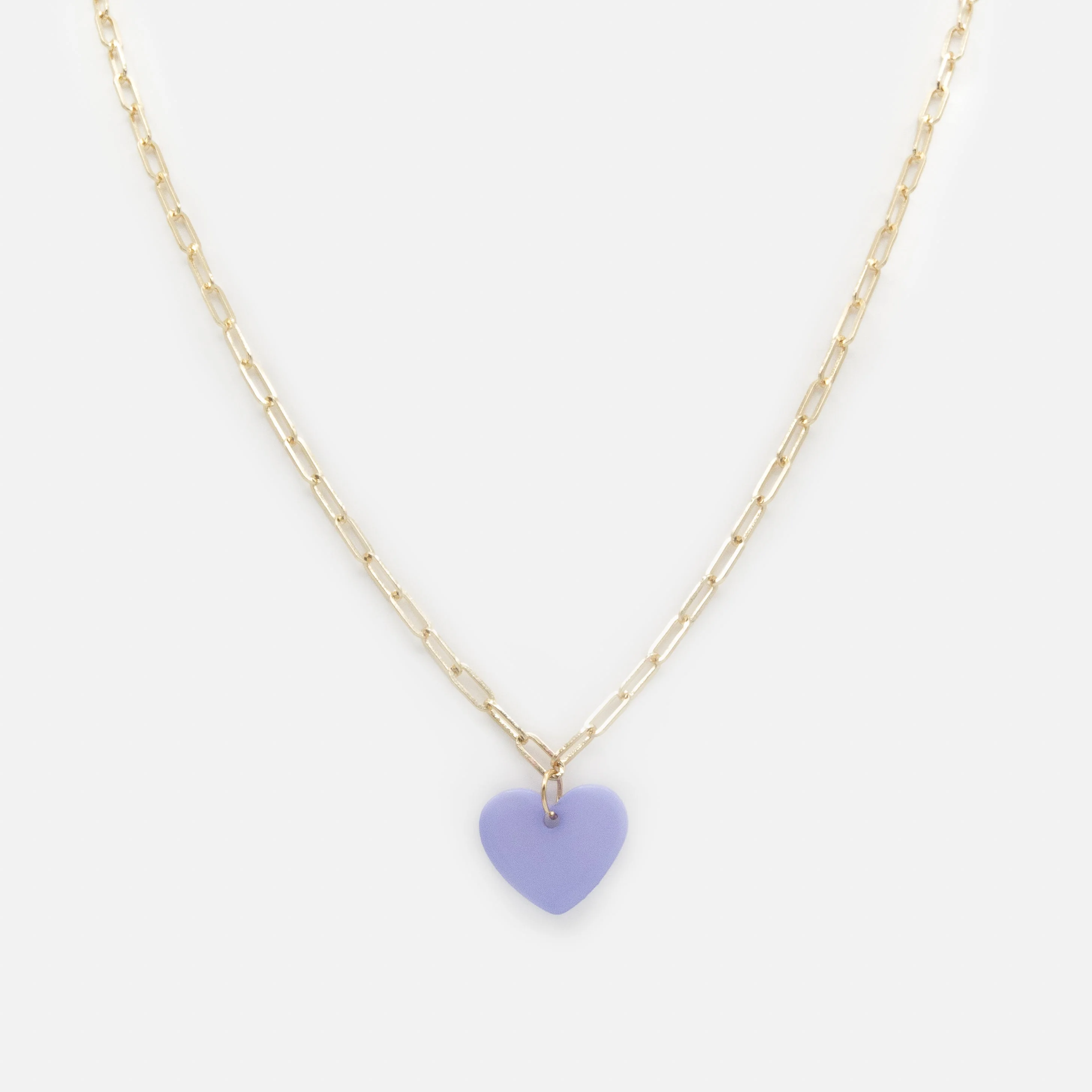 Collier doré à mailles trombone breloque cœur en acétate lilas