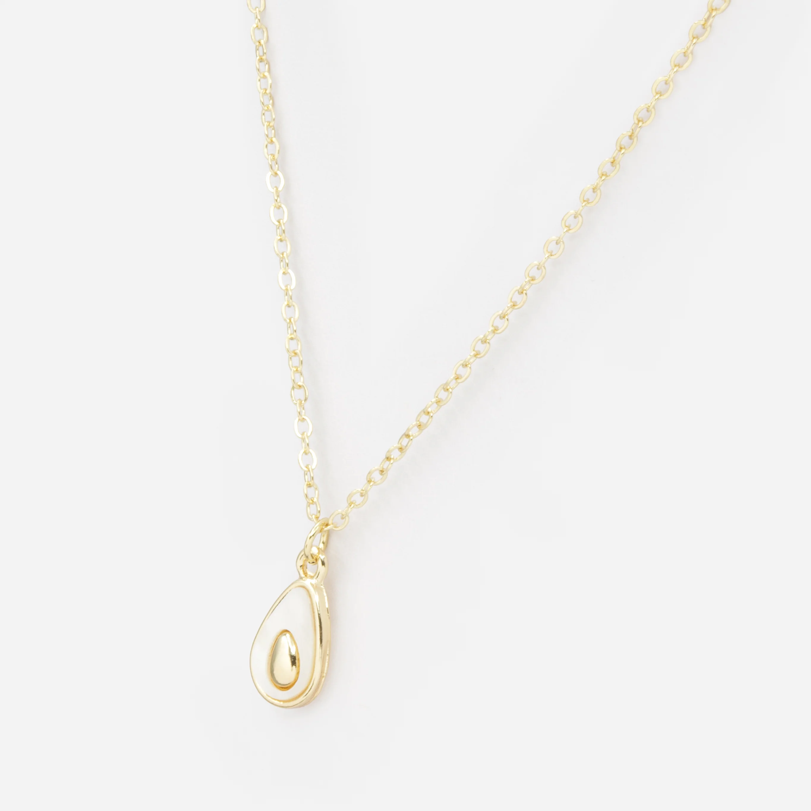 Collier doré breloque avocat fini nacré - Image 2