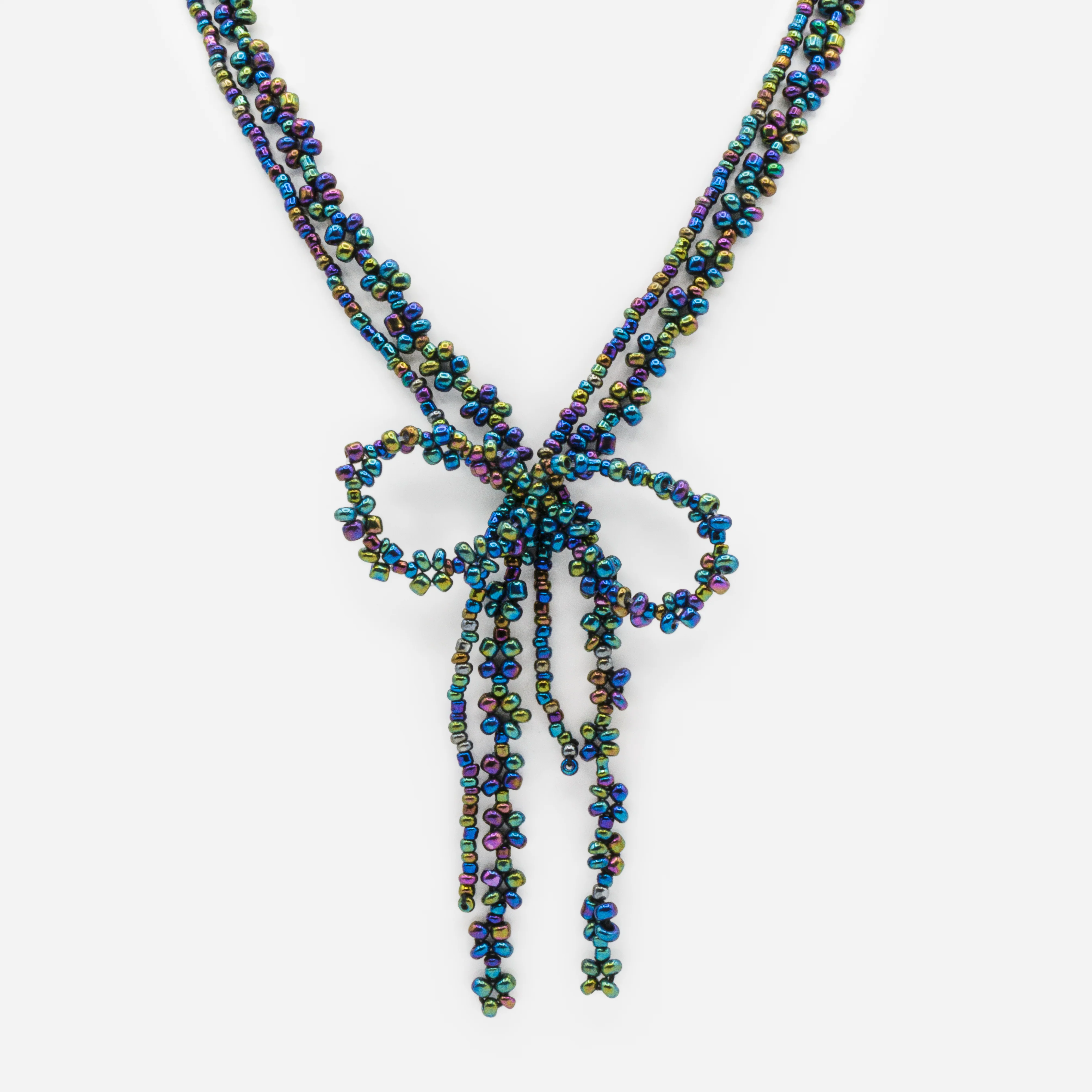 Collier de billes irisées en forme de boucle