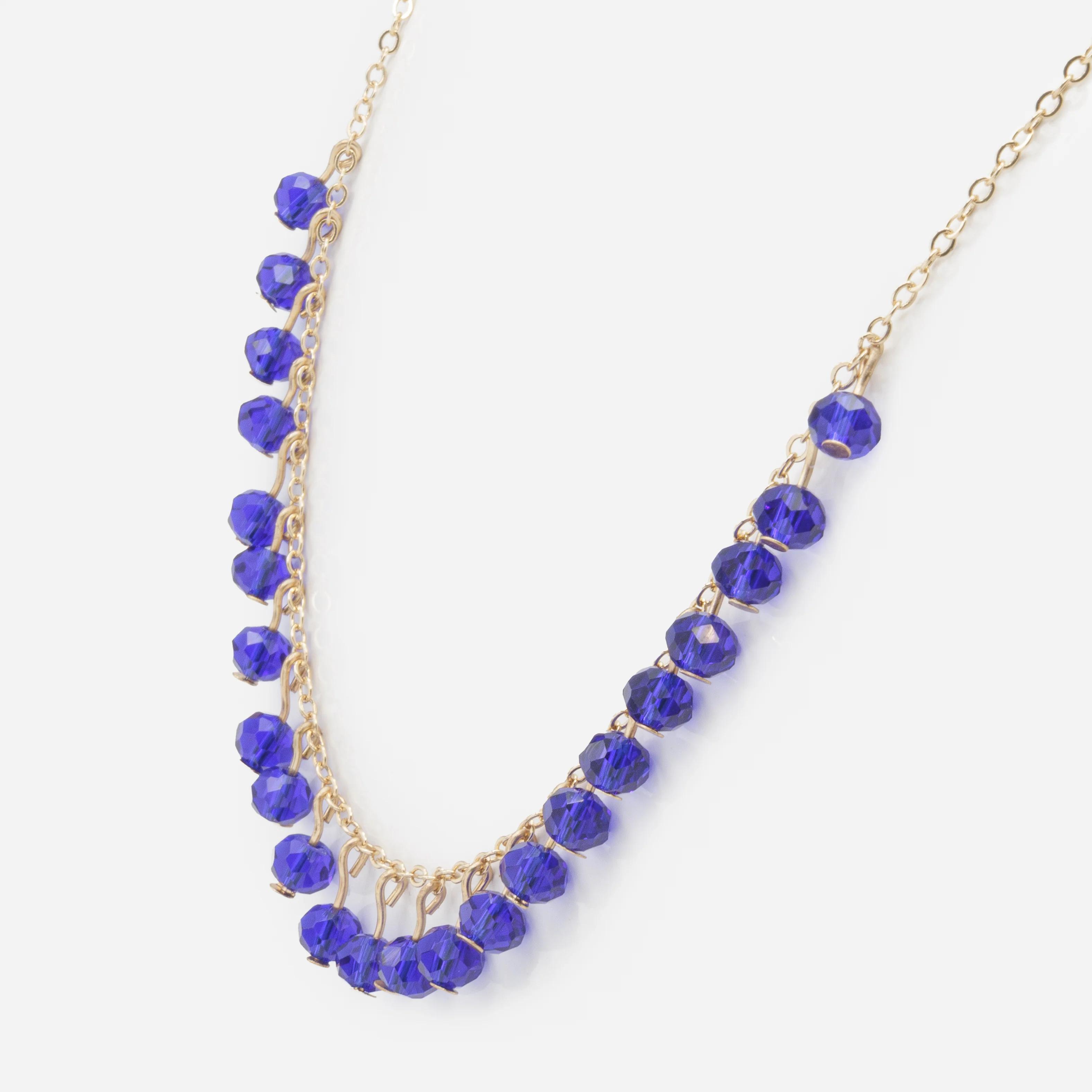 Ensemble collier à billes bleu royal et boucles d'oreilles dorées en triangles avec nacre et zircons cubiques - Image 4