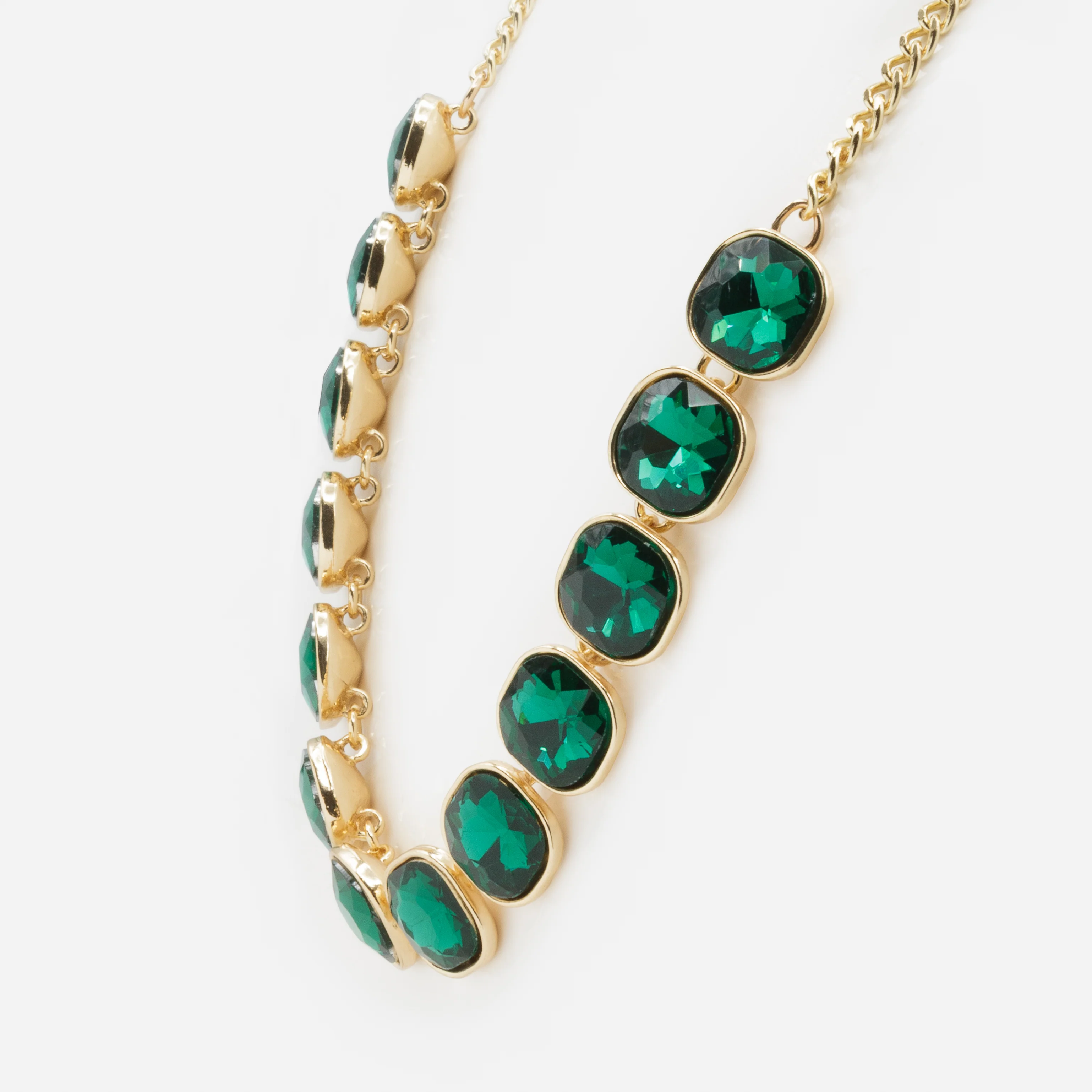 Ensemble collier et boucles d'oreilles dorées avec pierres émeraude - Image 5