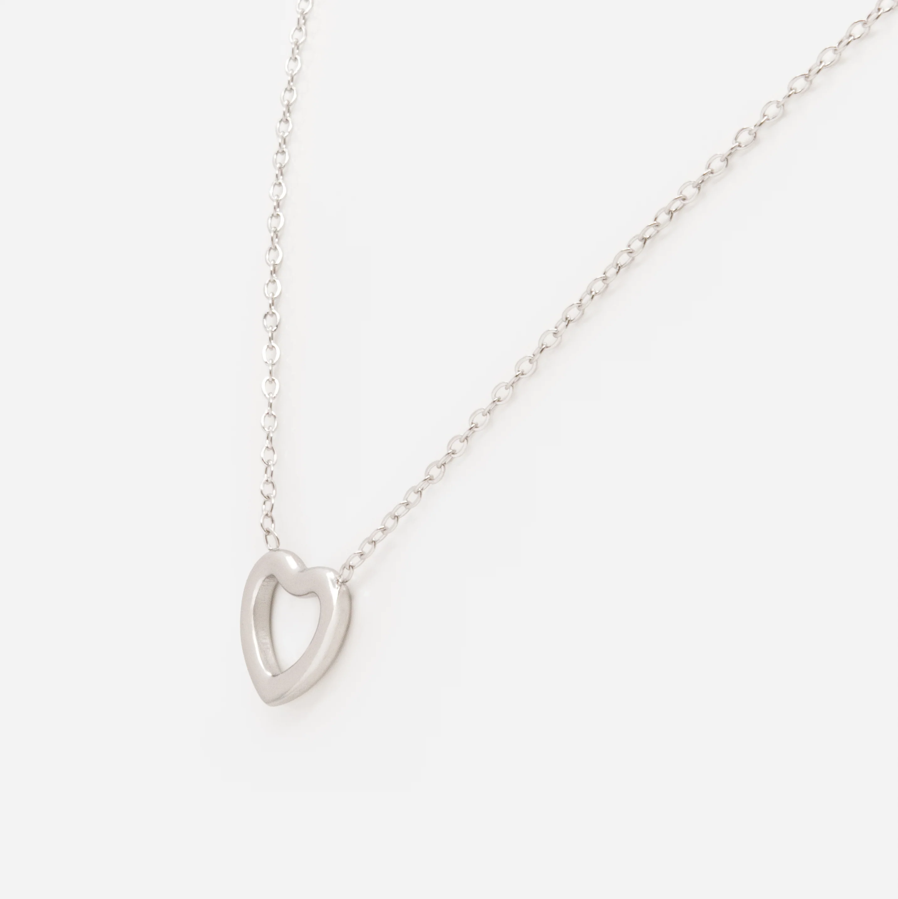 Ensemble collier et boucles d'oreilles argentés coeurs délicats en acier inoxydable - Image 3