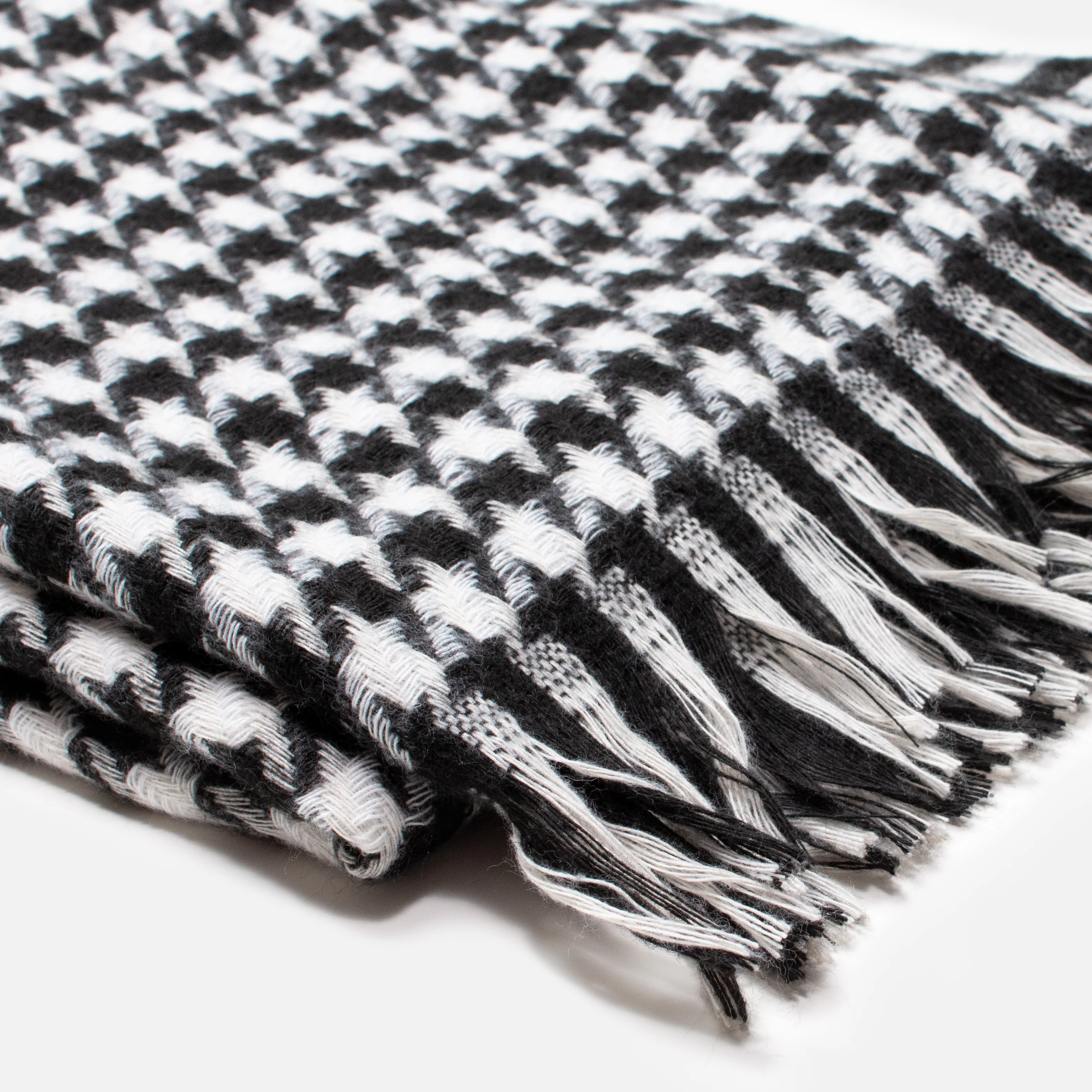 Foulard noir et blanc à motif pied-de-poule - Image 2