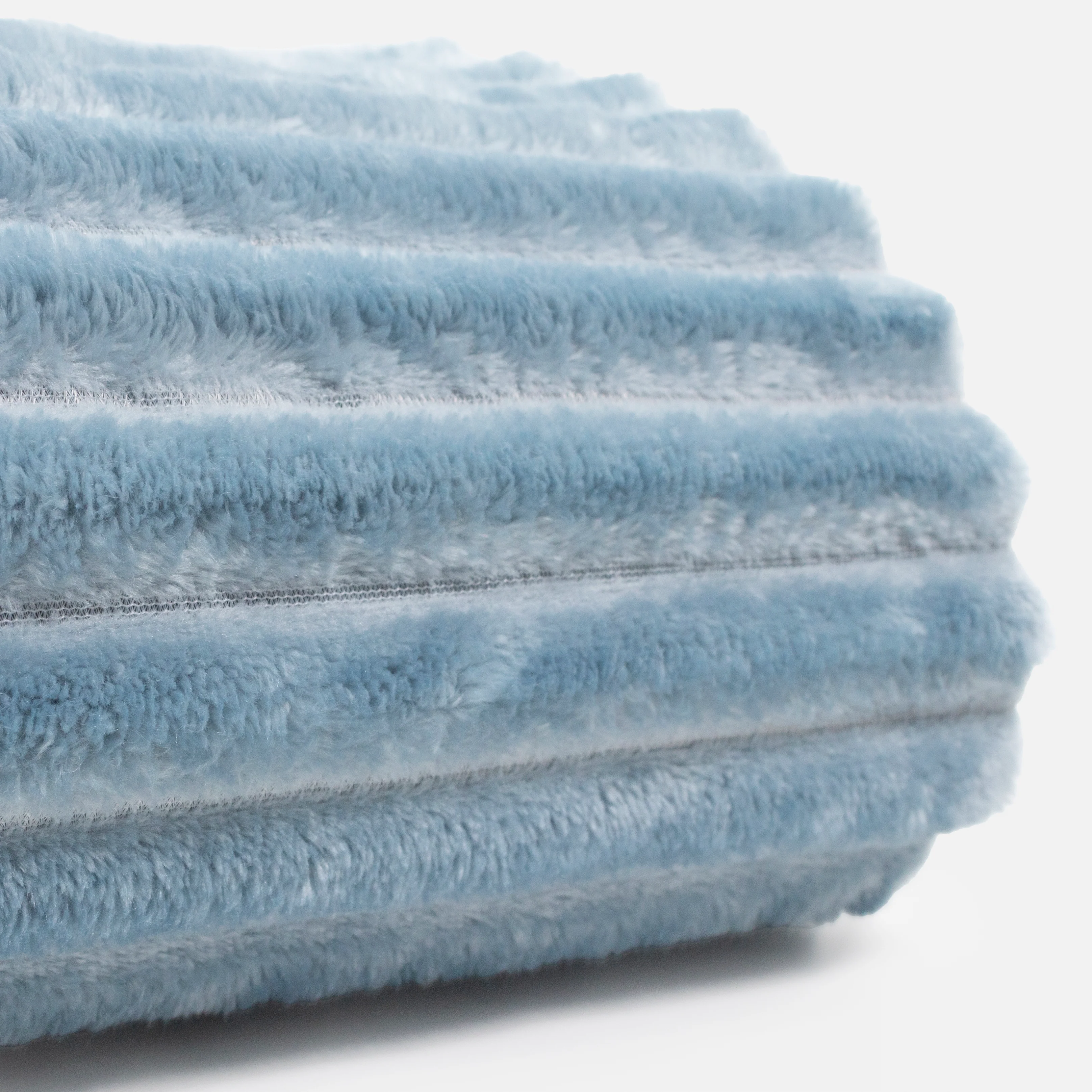 Petite couverture bleue côtelée - Image 2
