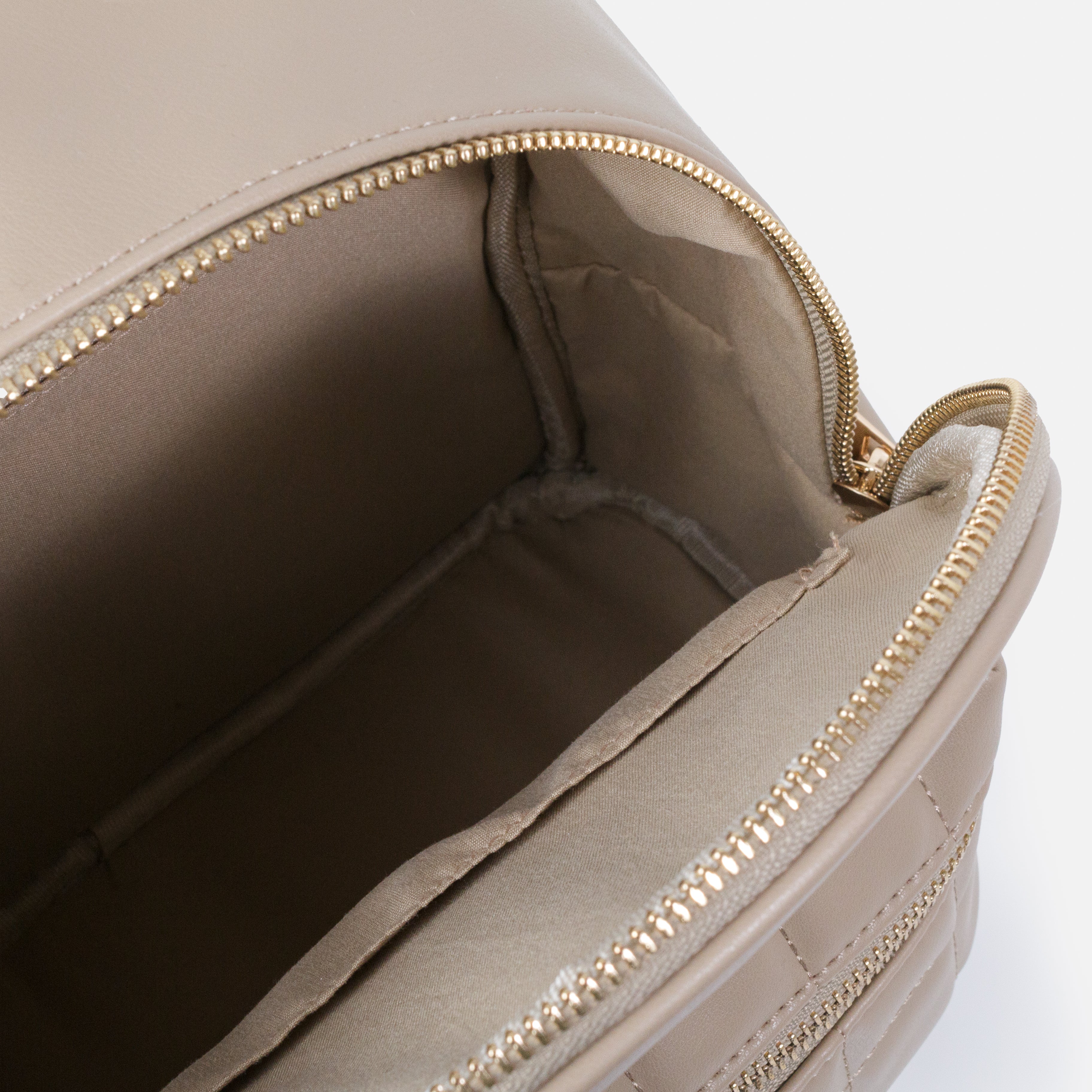 Sac à dos beige en PU lisse avec pochette avant matelassée - Image 3