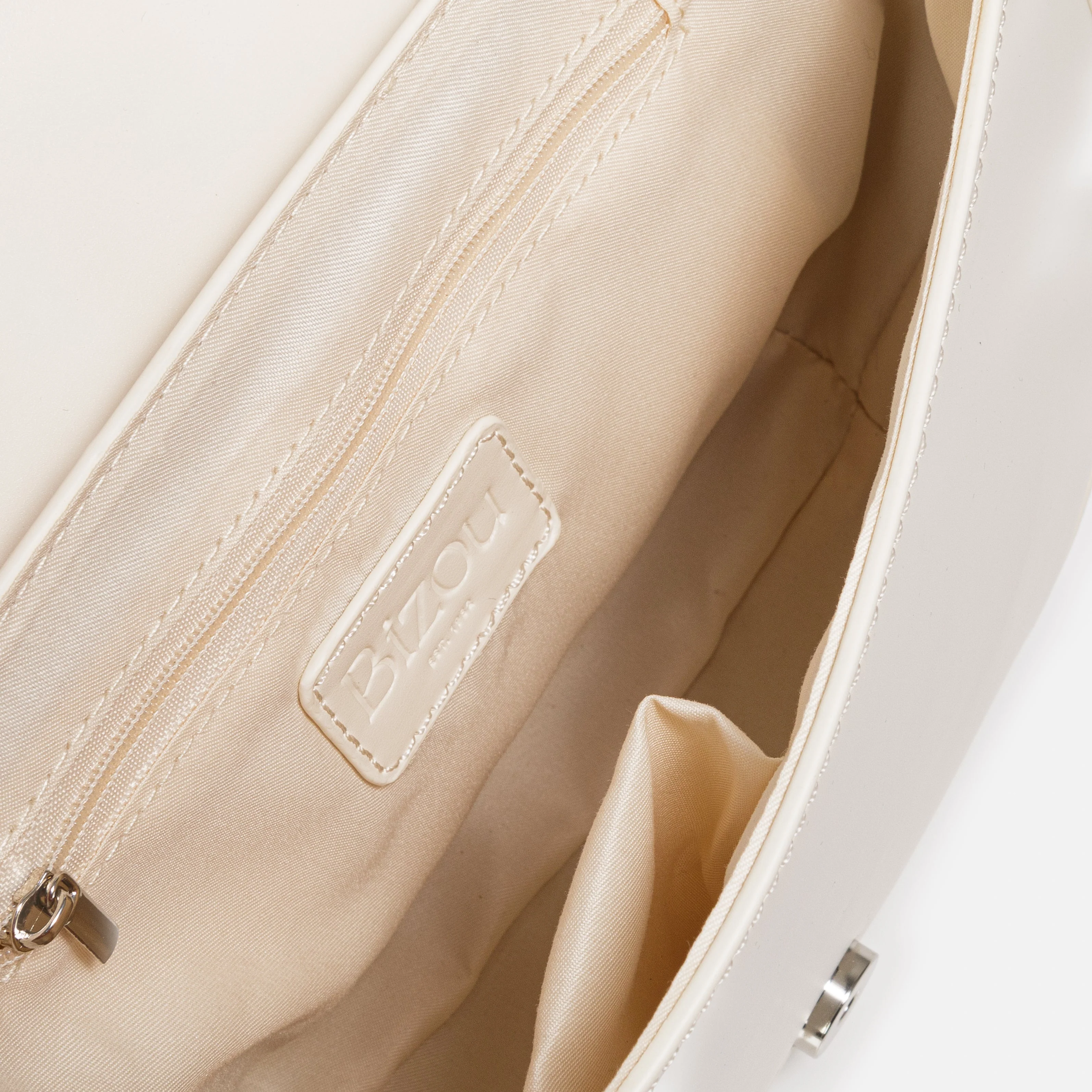Sac à main ivoire avec sangle ceinture en PU - Image 4