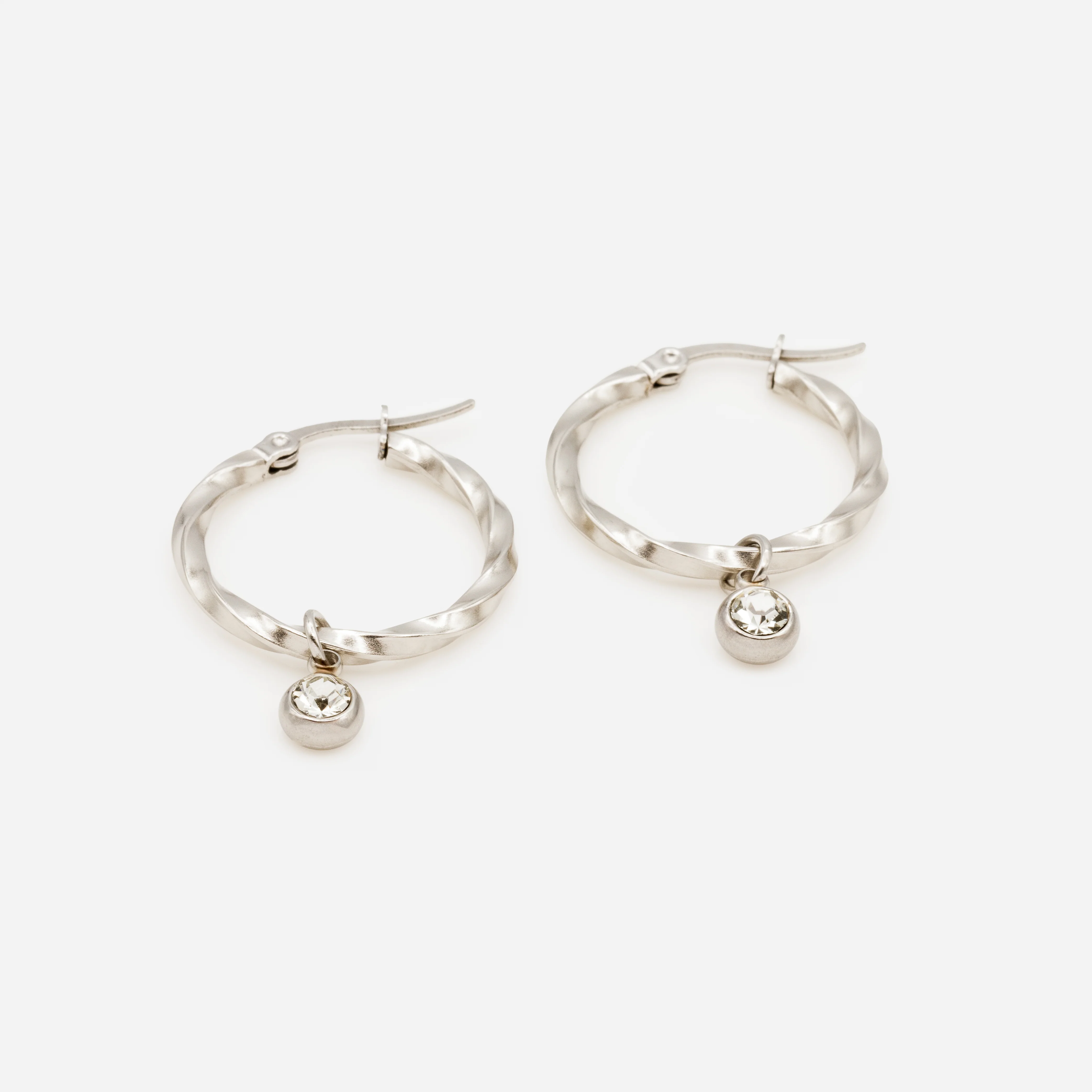Boucles d'oreilles anneaux argentés torsadés avec breloque amovible de zircon cubique en acier inoxydable - Image 2