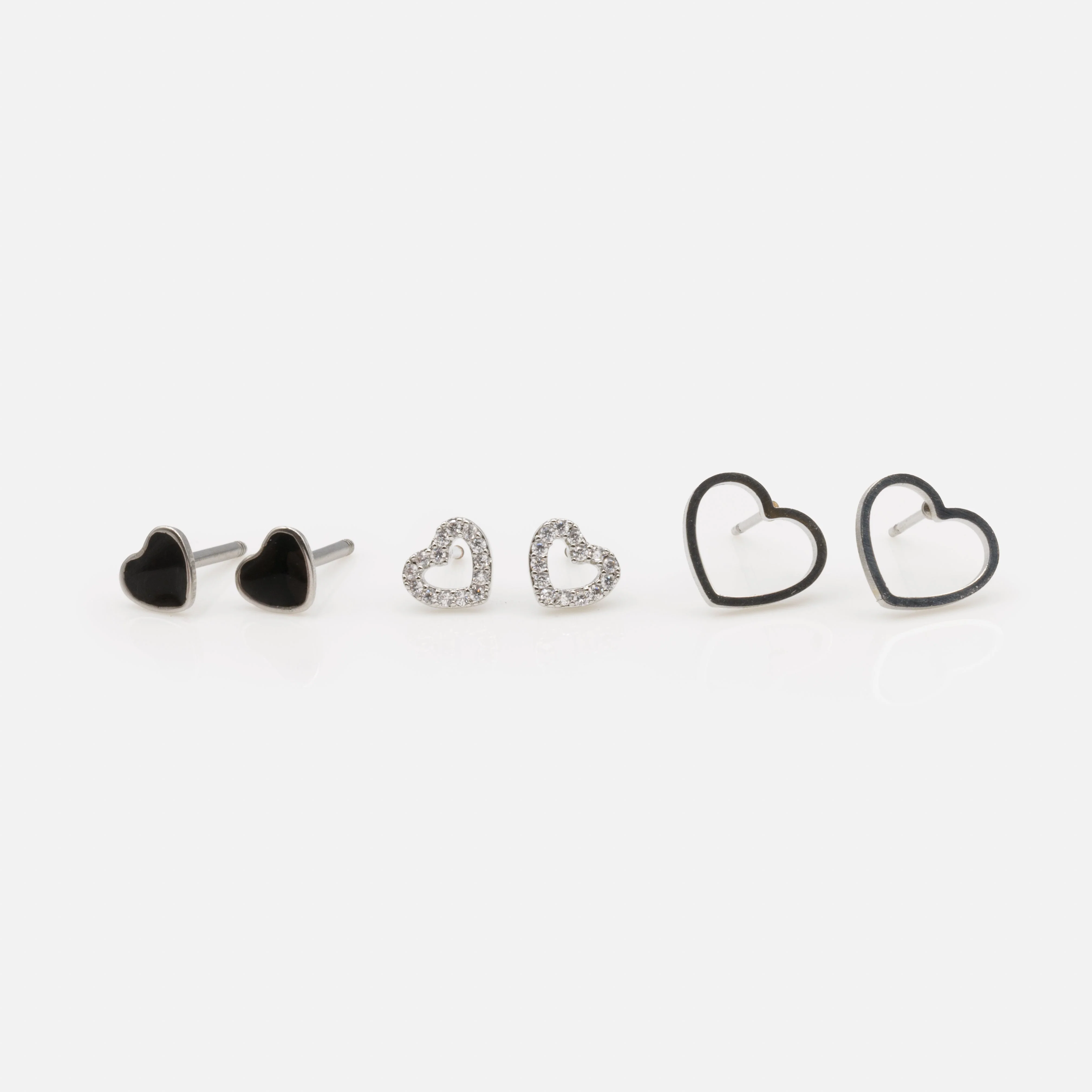 Trio de boucles d'oreilles cœurs noirs et argentés en acier inoxydable - Image 5
