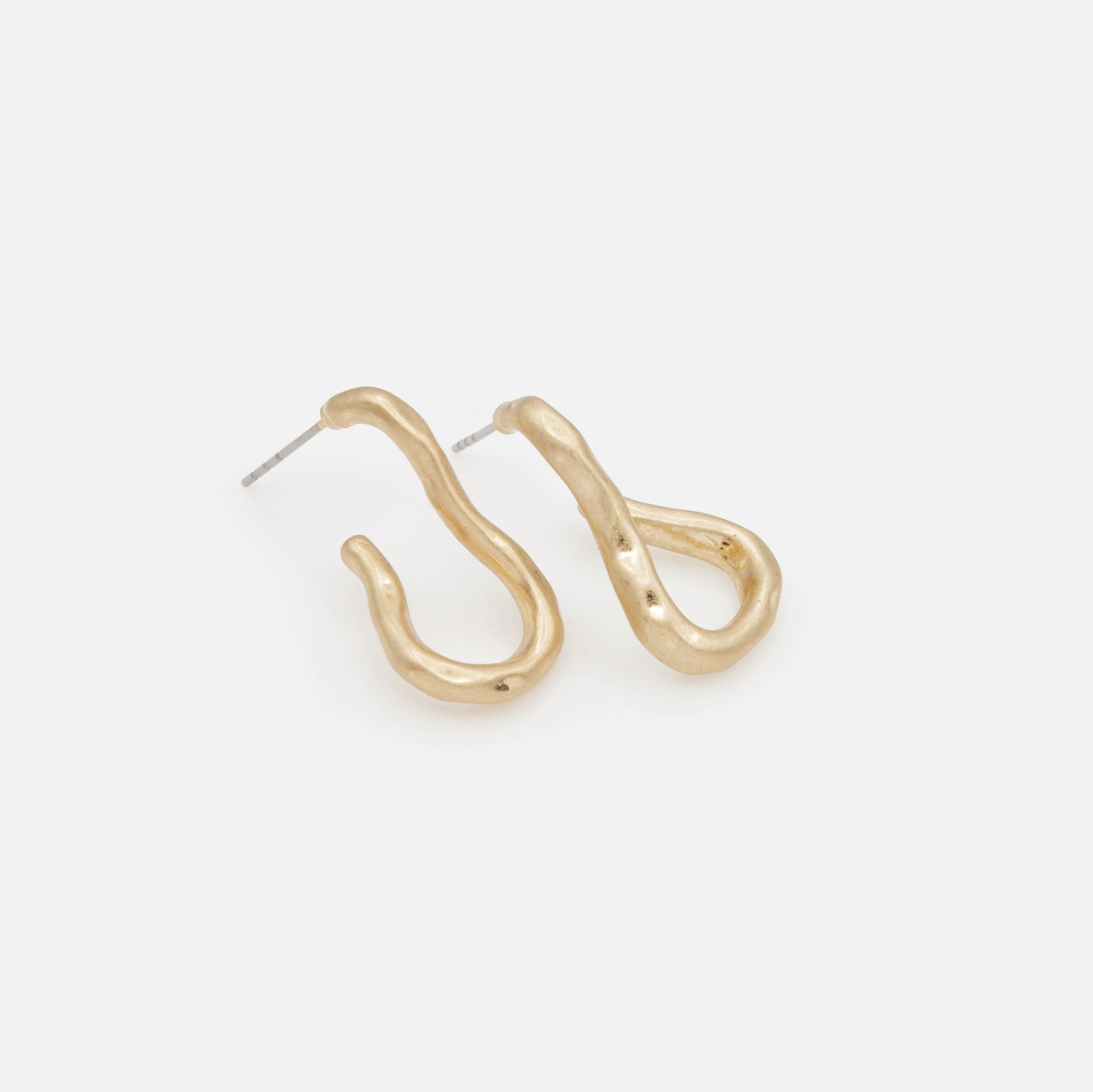 Boucles d'oreilles anneaux dorés ouverts tordus - Image 2