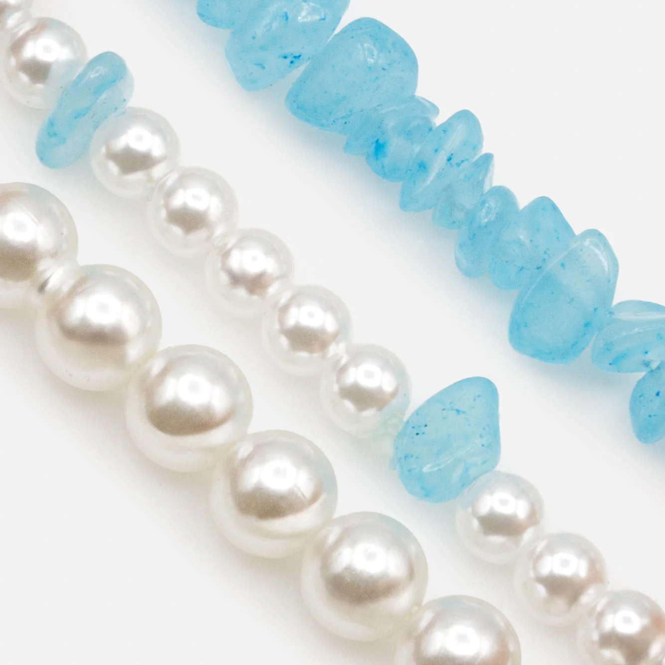 Trio de bracelets perles et pierres bleu pâle - Image 2